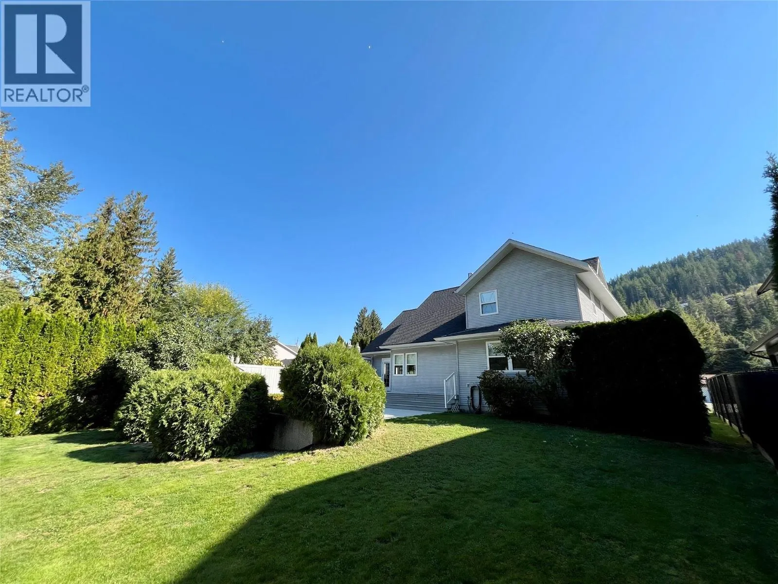 358 Oak Avenue