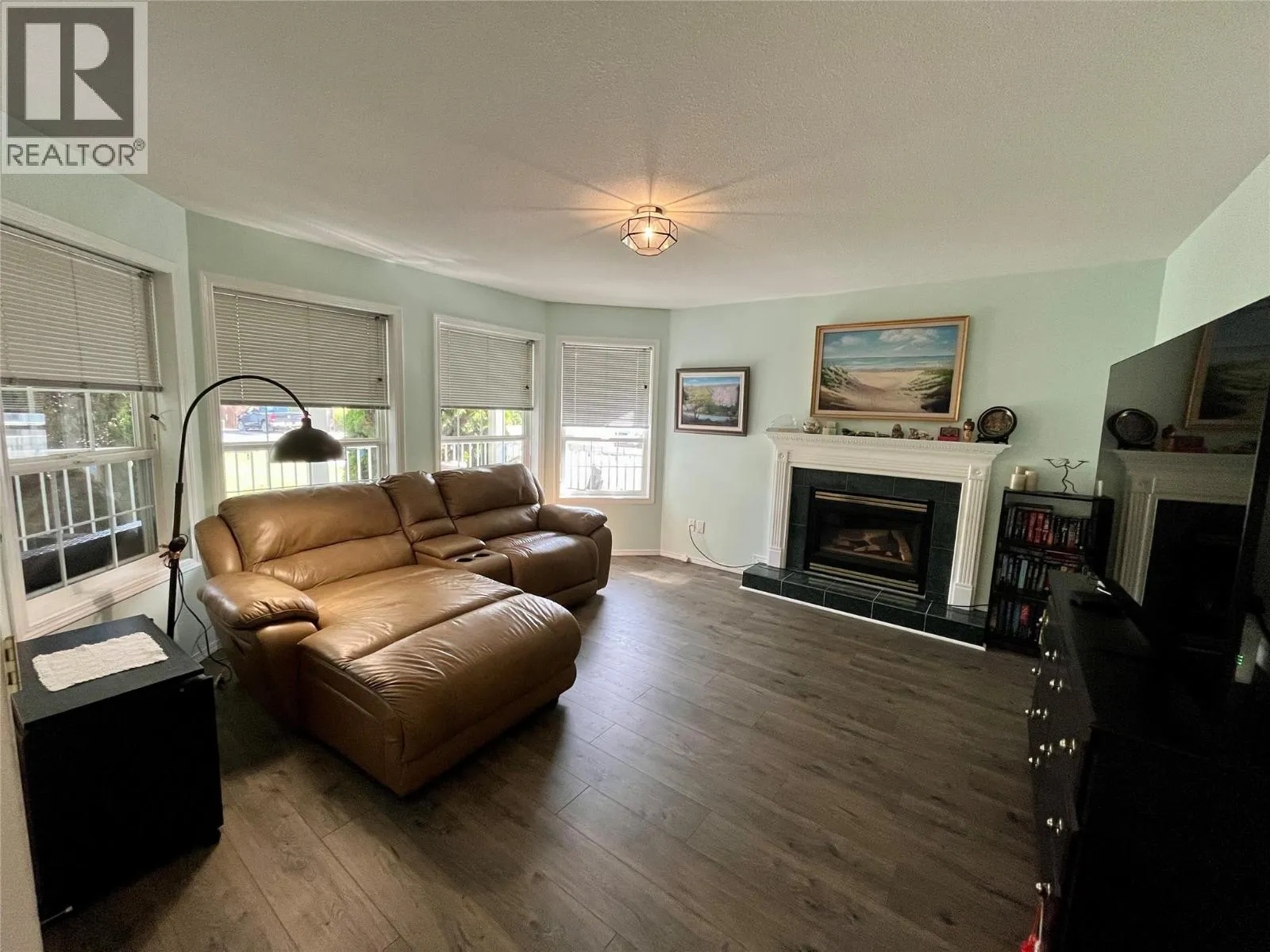 358 Oak Avenue