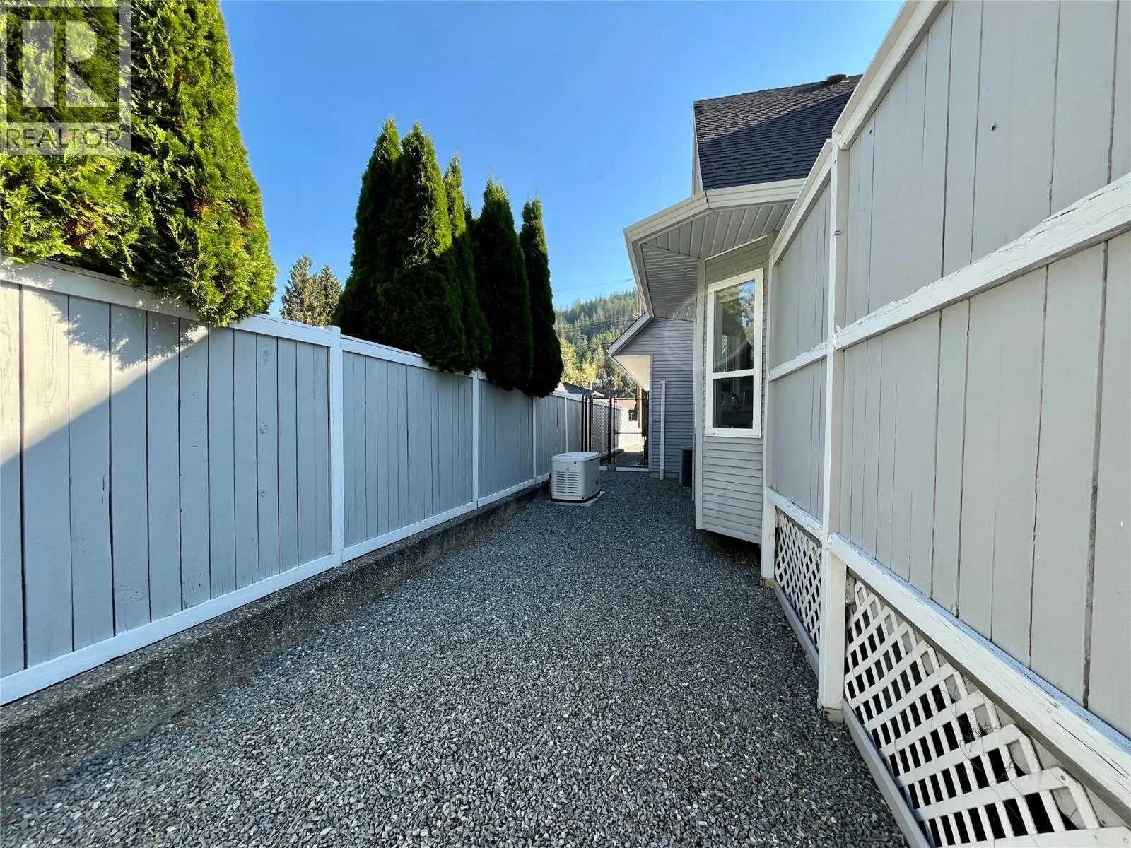 358 Oak Avenue