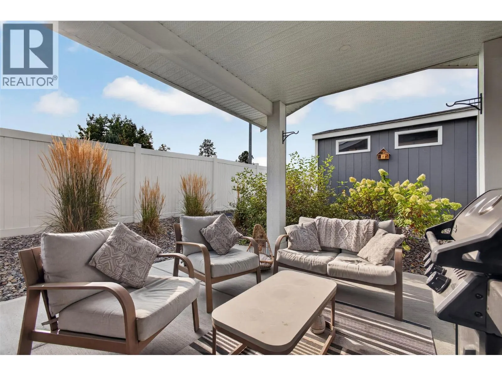 2400 Hawks Boulevard