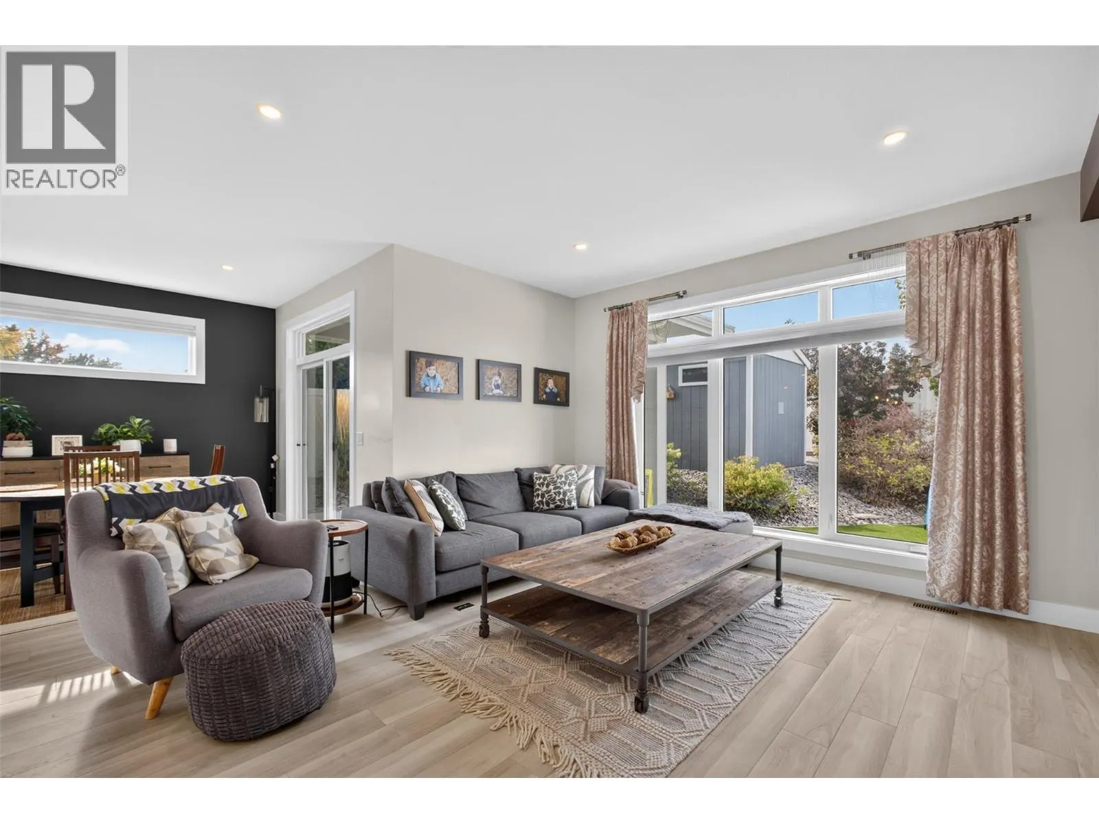 2400 Hawks Boulevard