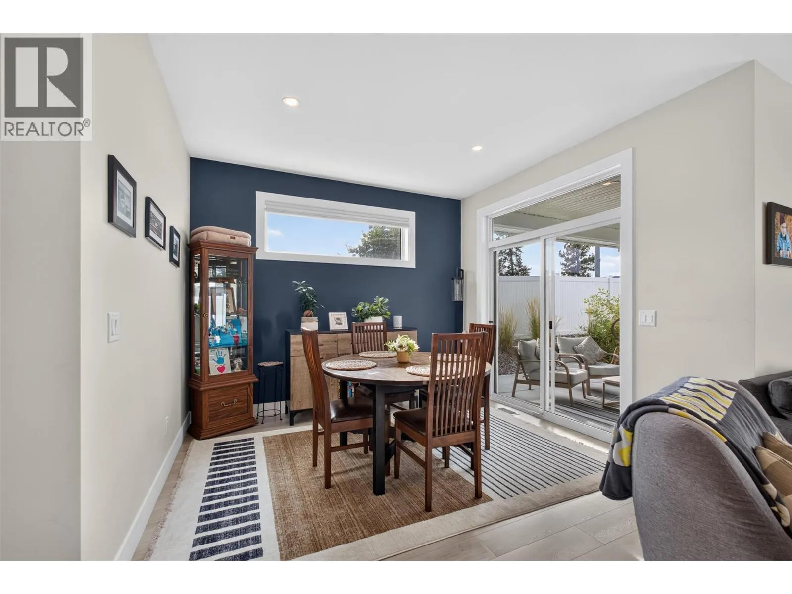 2400 Hawks Boulevard