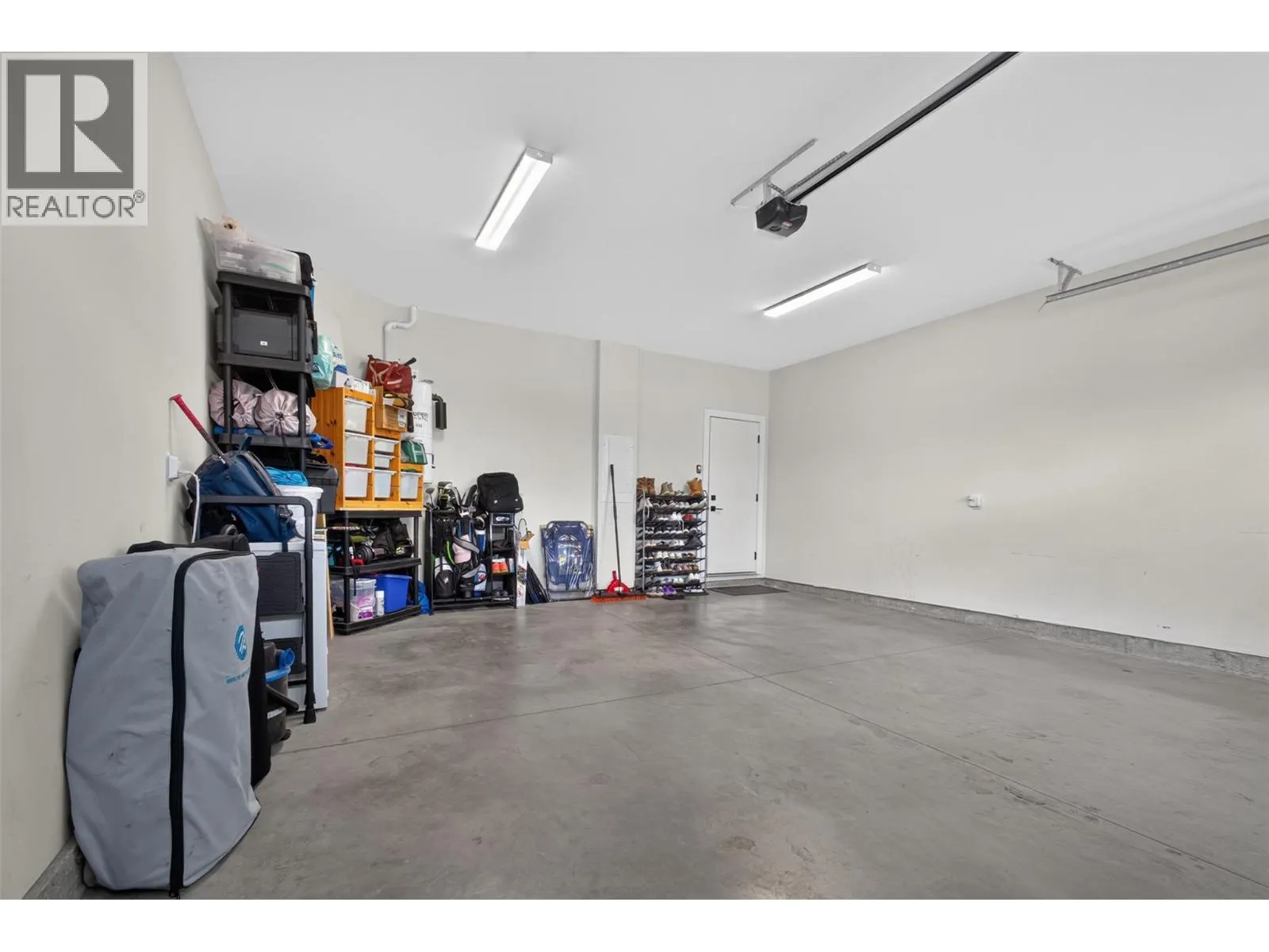 2400 Hawks Boulevard
