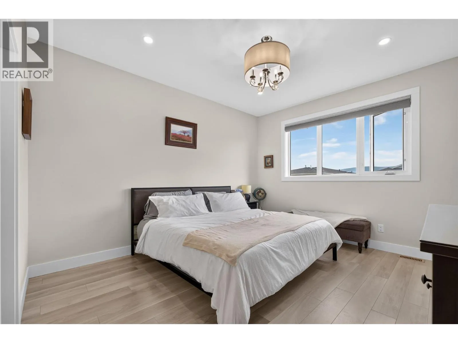 2400 Hawks Boulevard