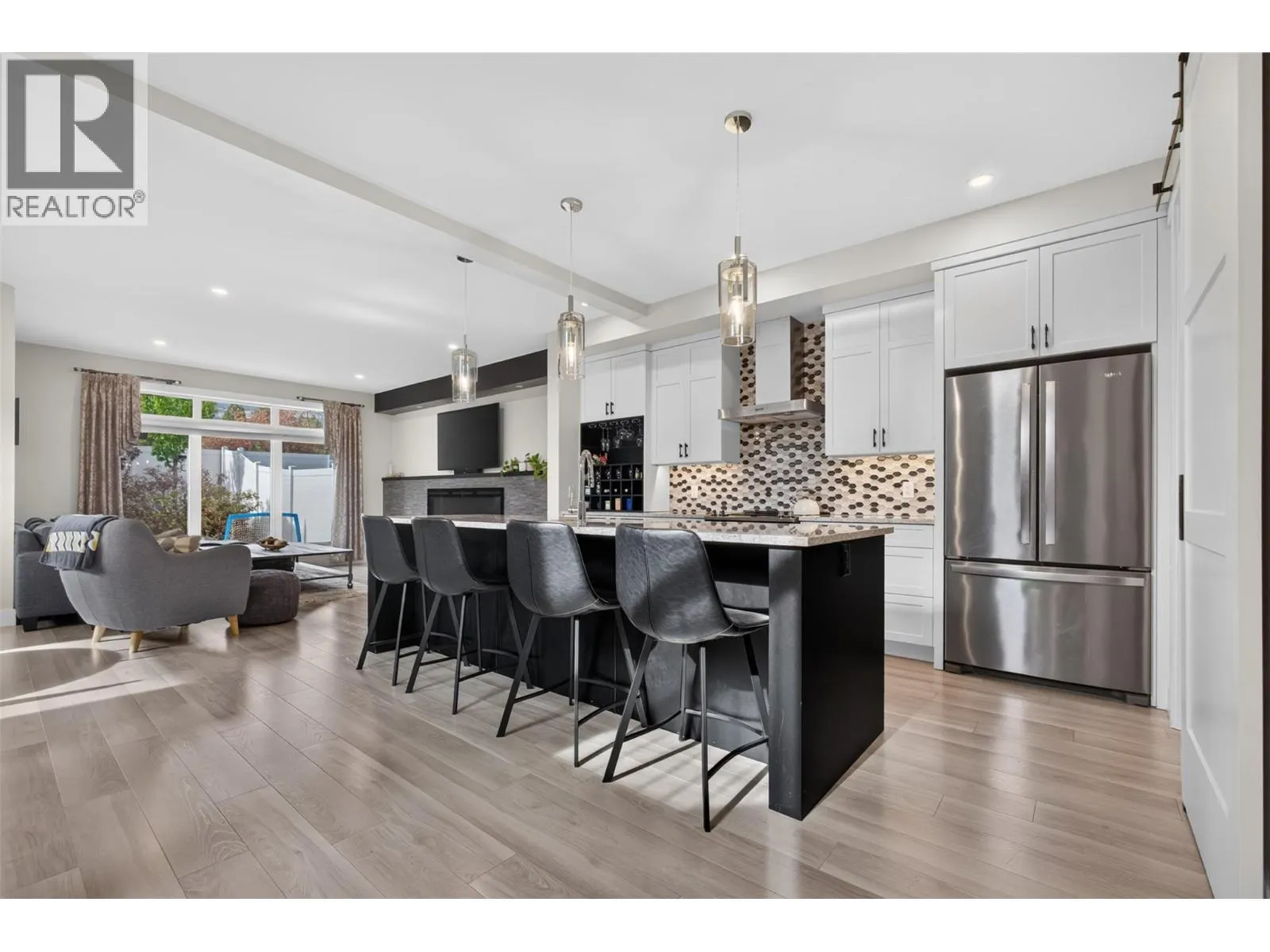 2400 Hawks Boulevard
