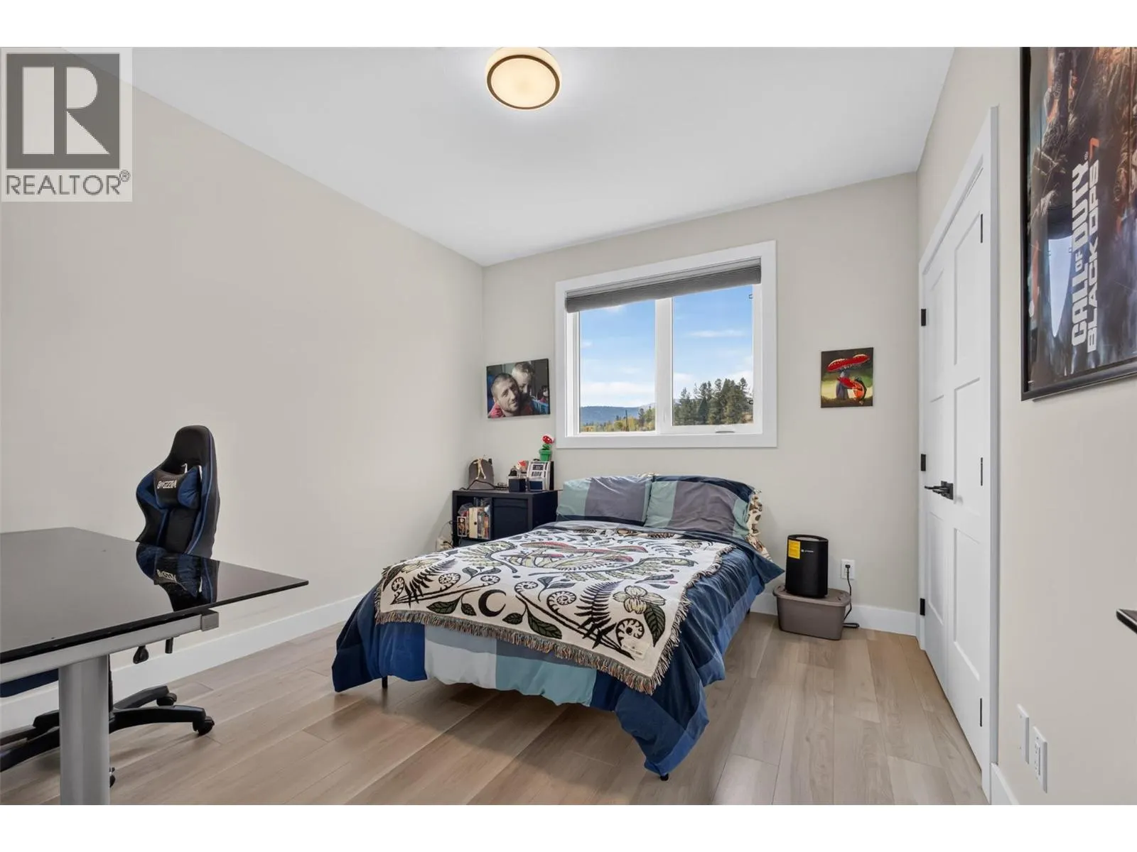 2400 Hawks Boulevard