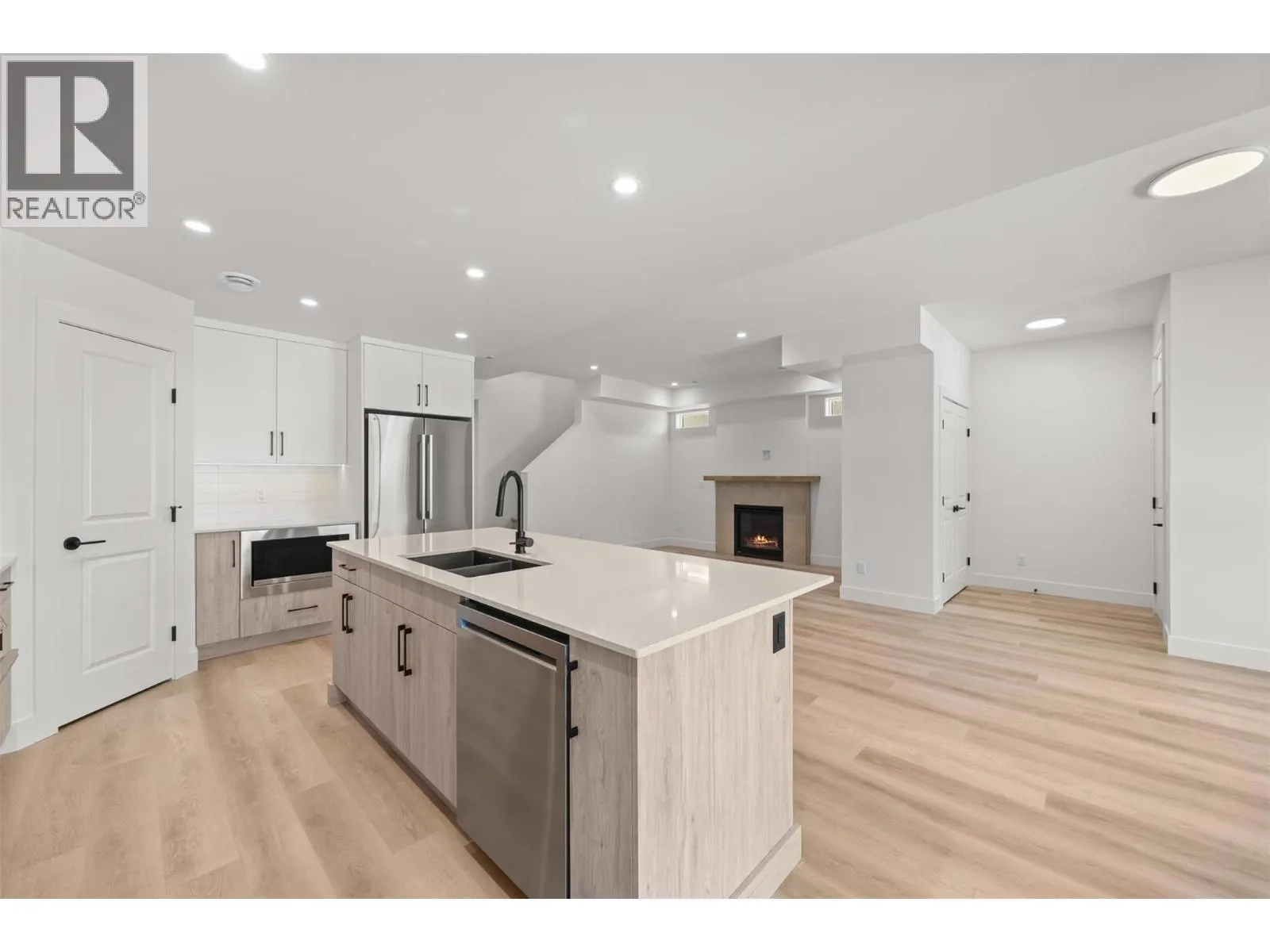 773 Kinnear Avenue Unit# 2