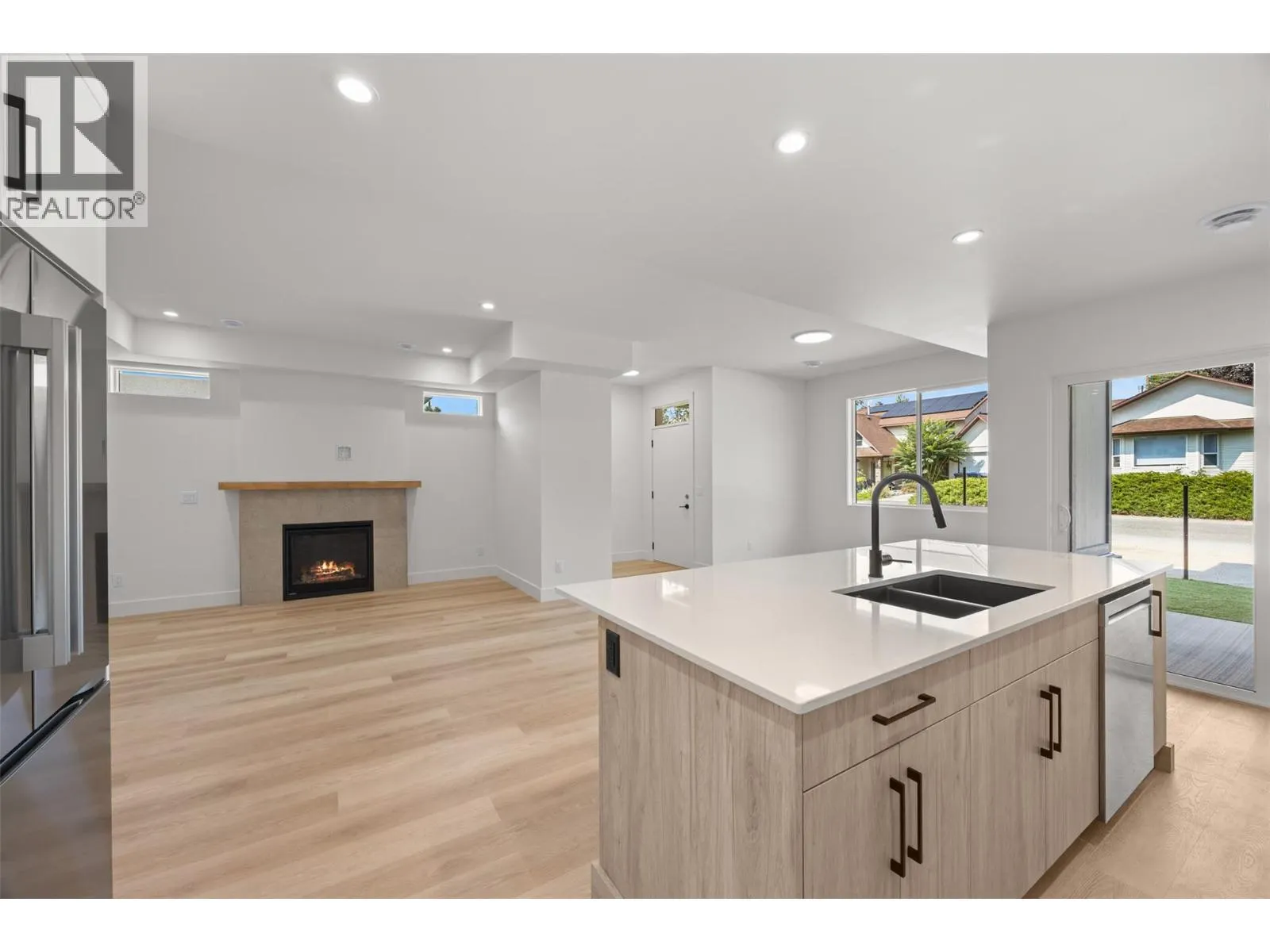 773 Kinnear Avenue Unit# 2