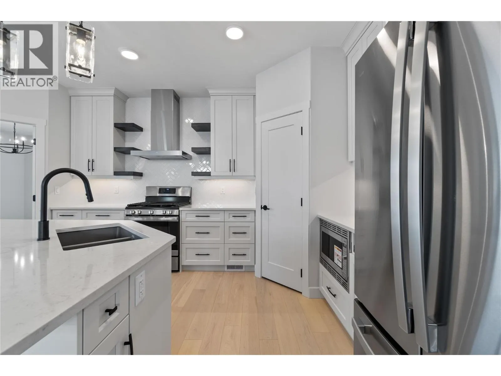 1840 10 Street SW Unit# 9