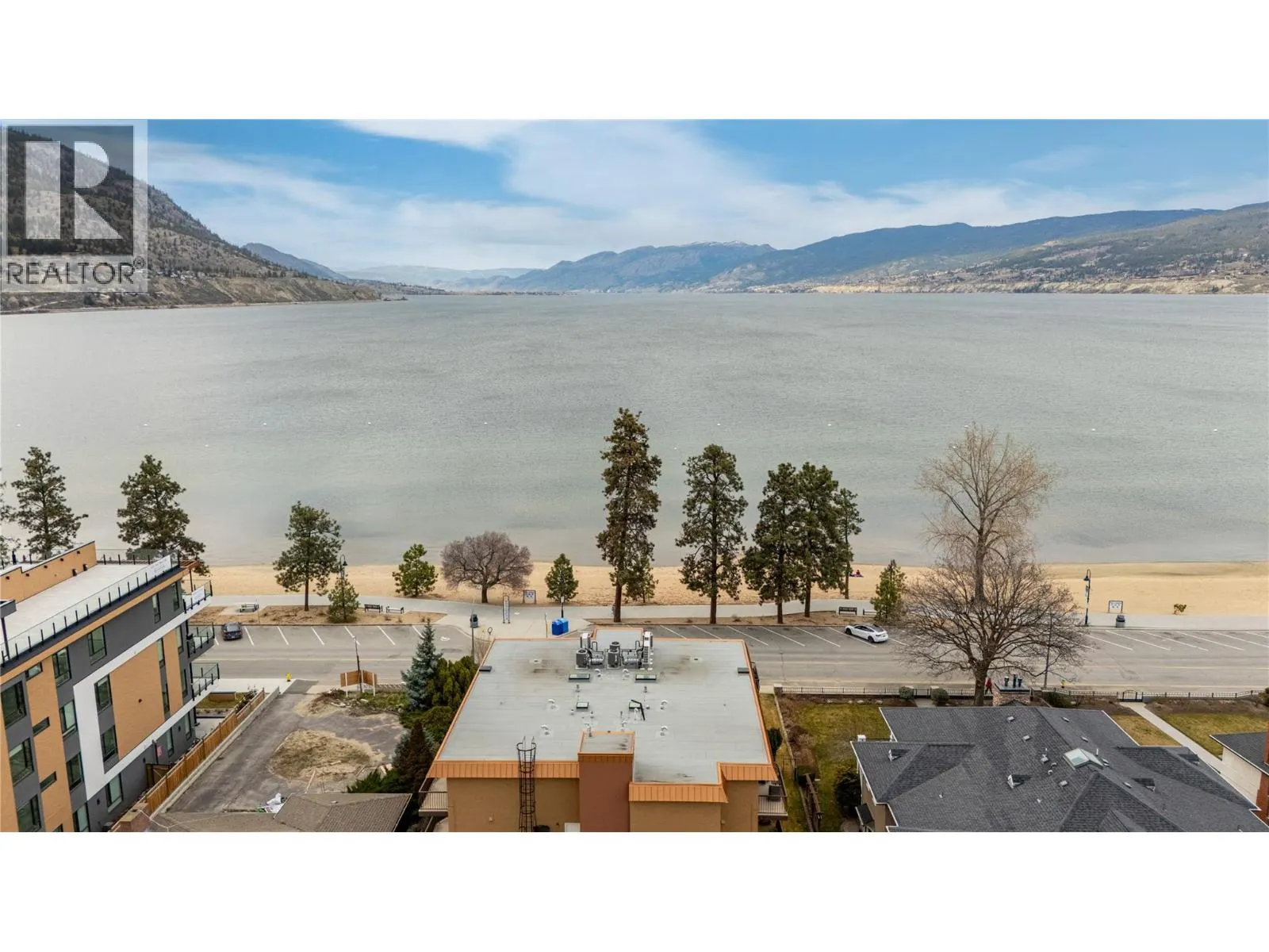 578 Lakeshore Drive Unit# 203