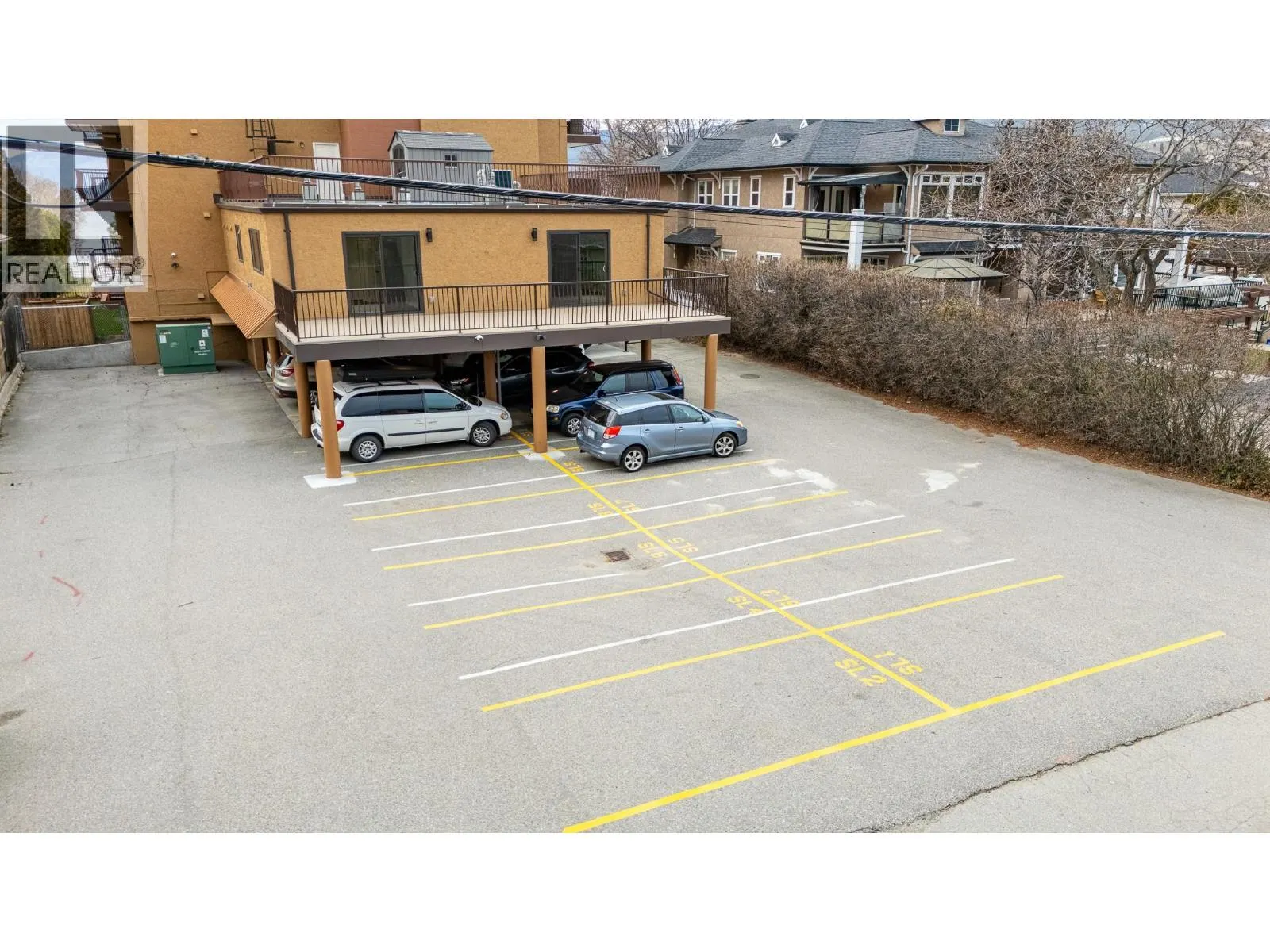 578 Lakeshore Drive Unit# 203