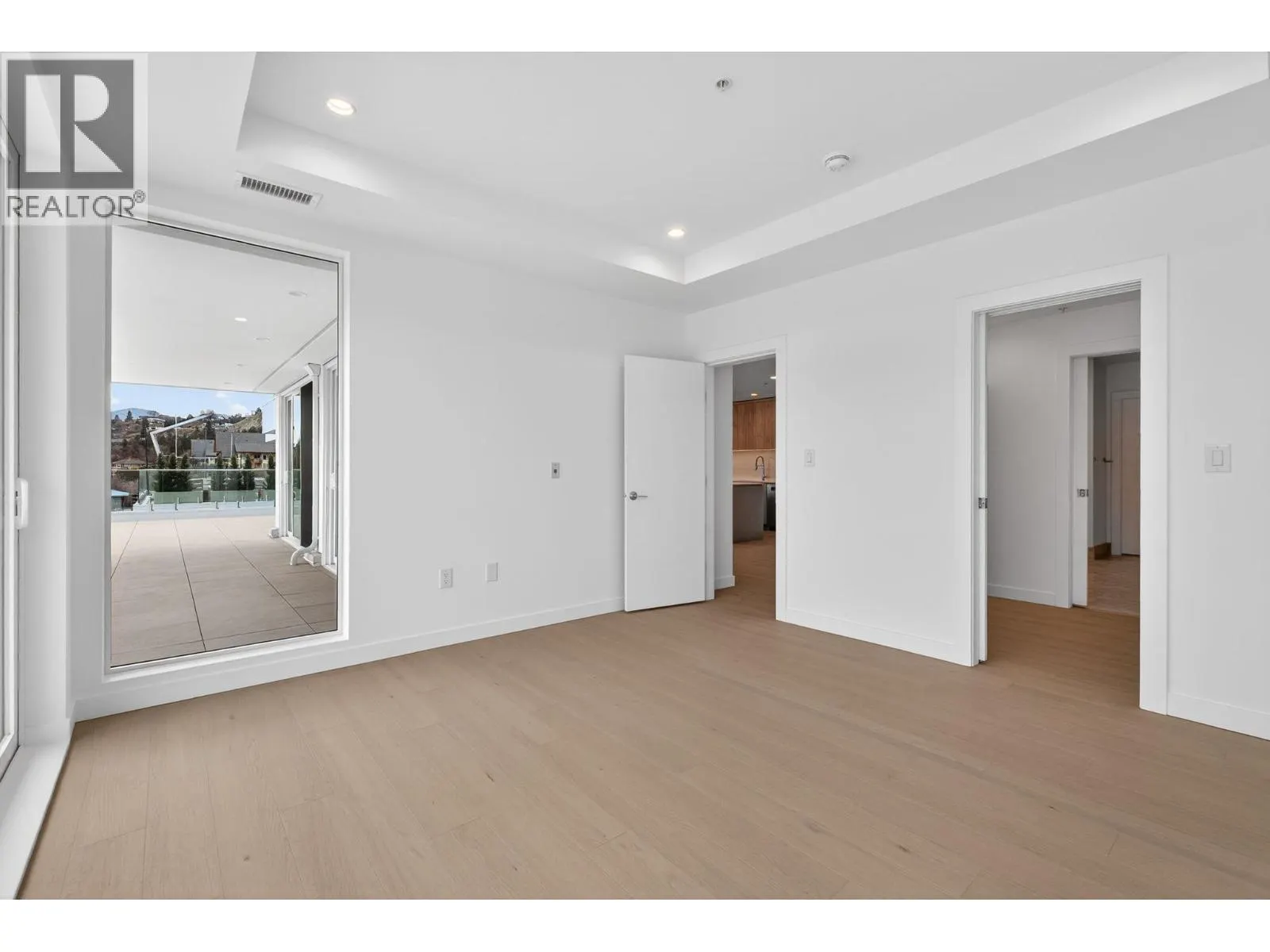 13415 Lakeshore Drive S Unit# 202
