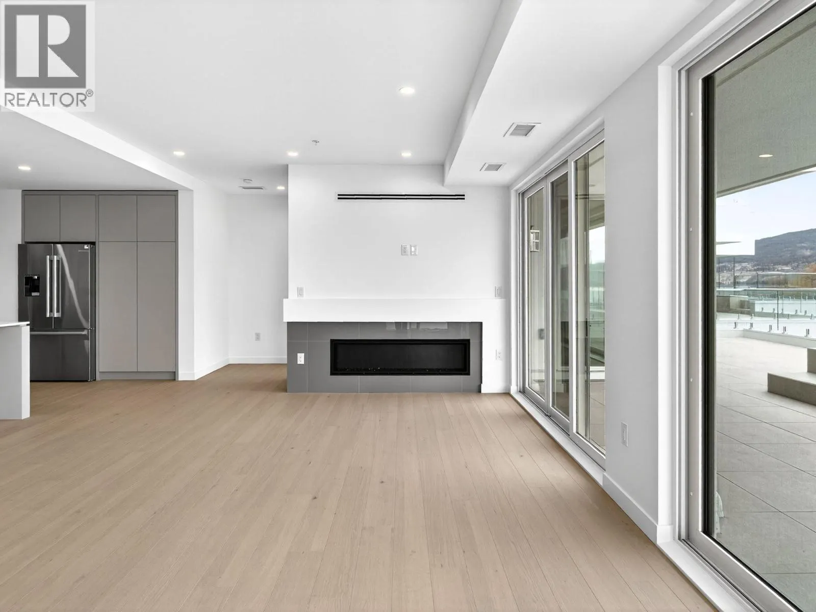 13415 Lakeshore Drive S Unit# 202