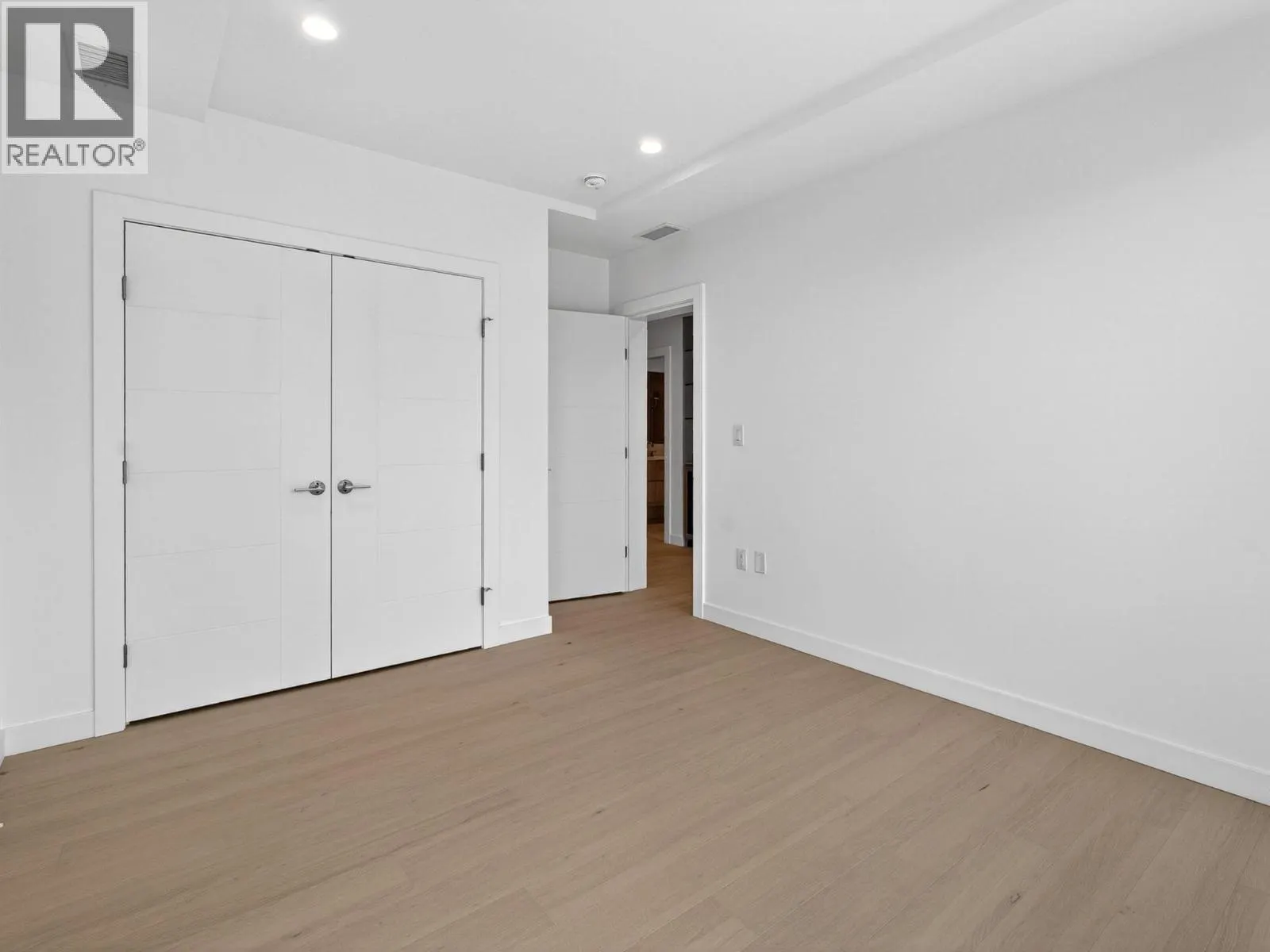 13415 Lakeshore Drive S Unit# 202