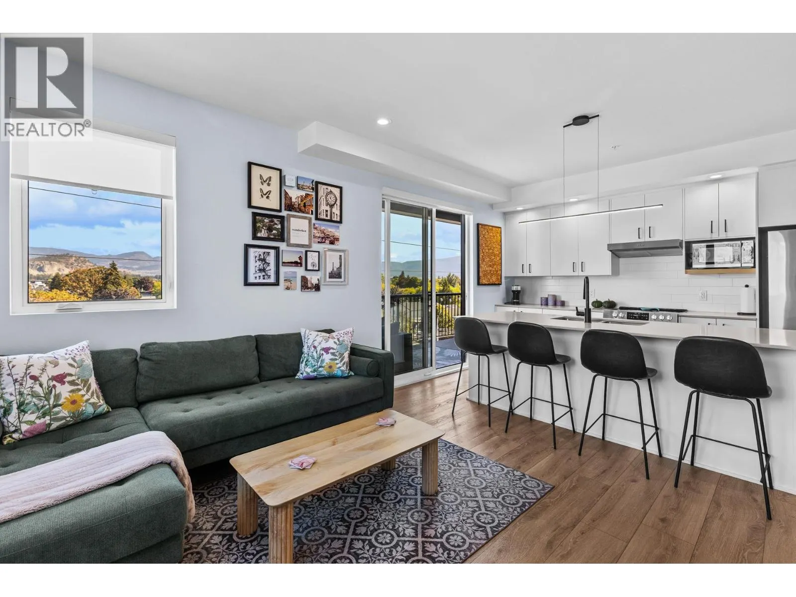 660 Cawston Avenue N Unit# 407