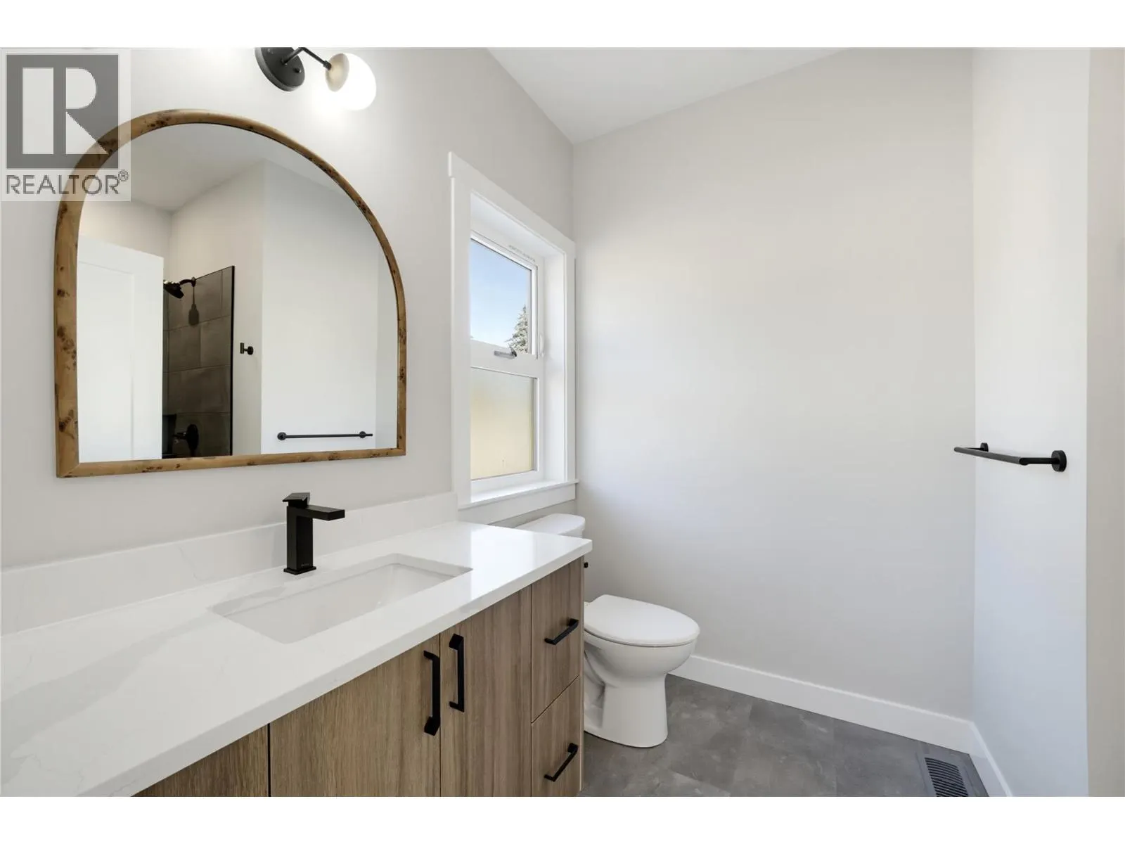 186 Salmon Arm Drive