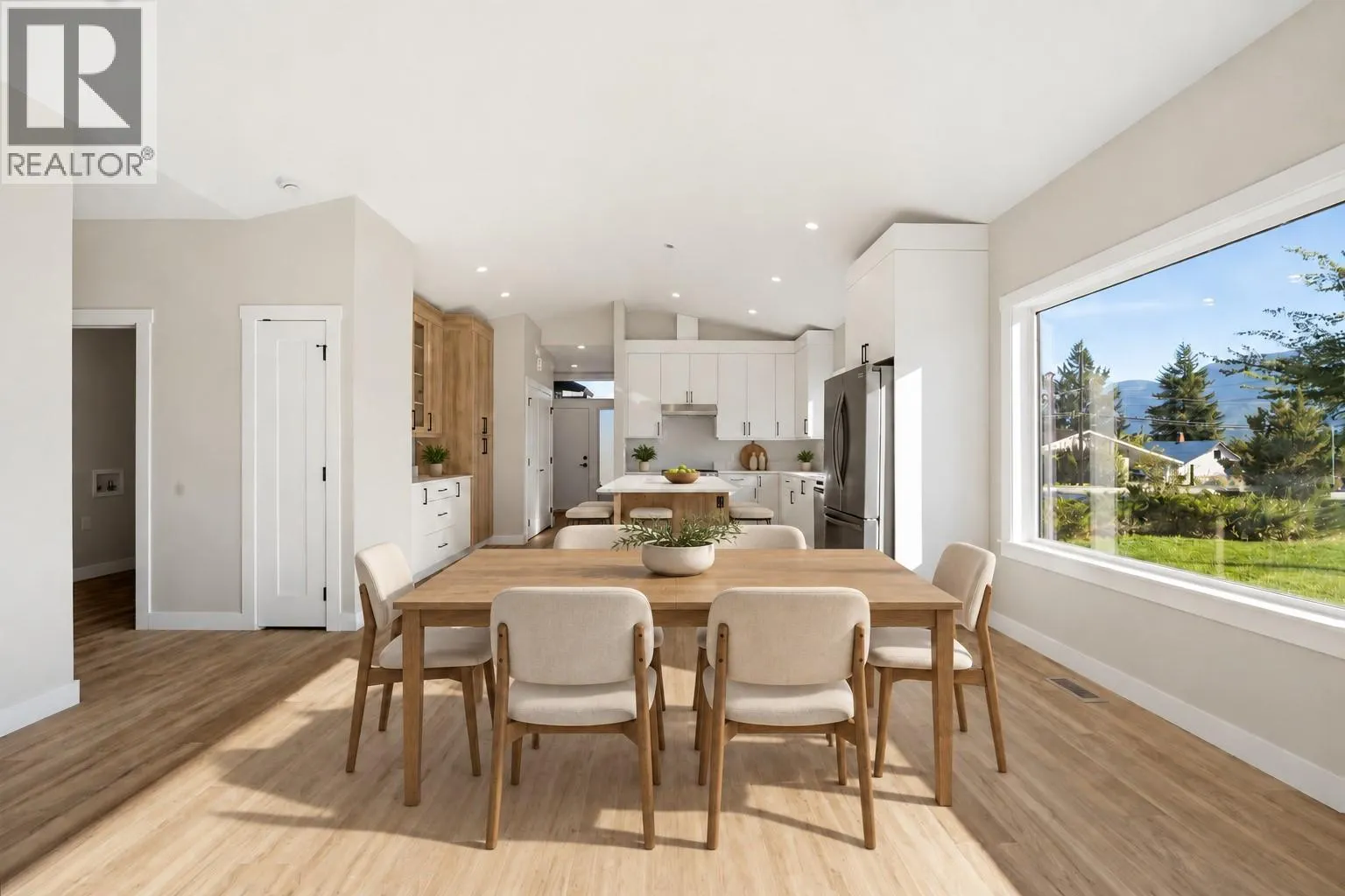 186 Salmon Arm Drive