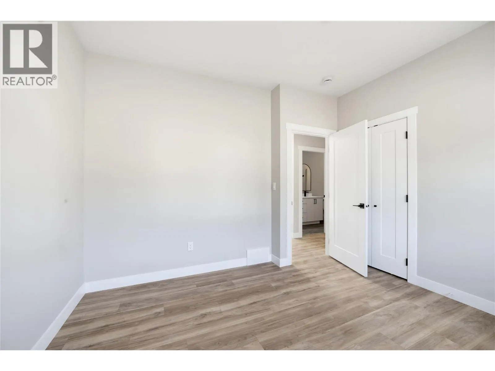 186 Salmon Arm Drive