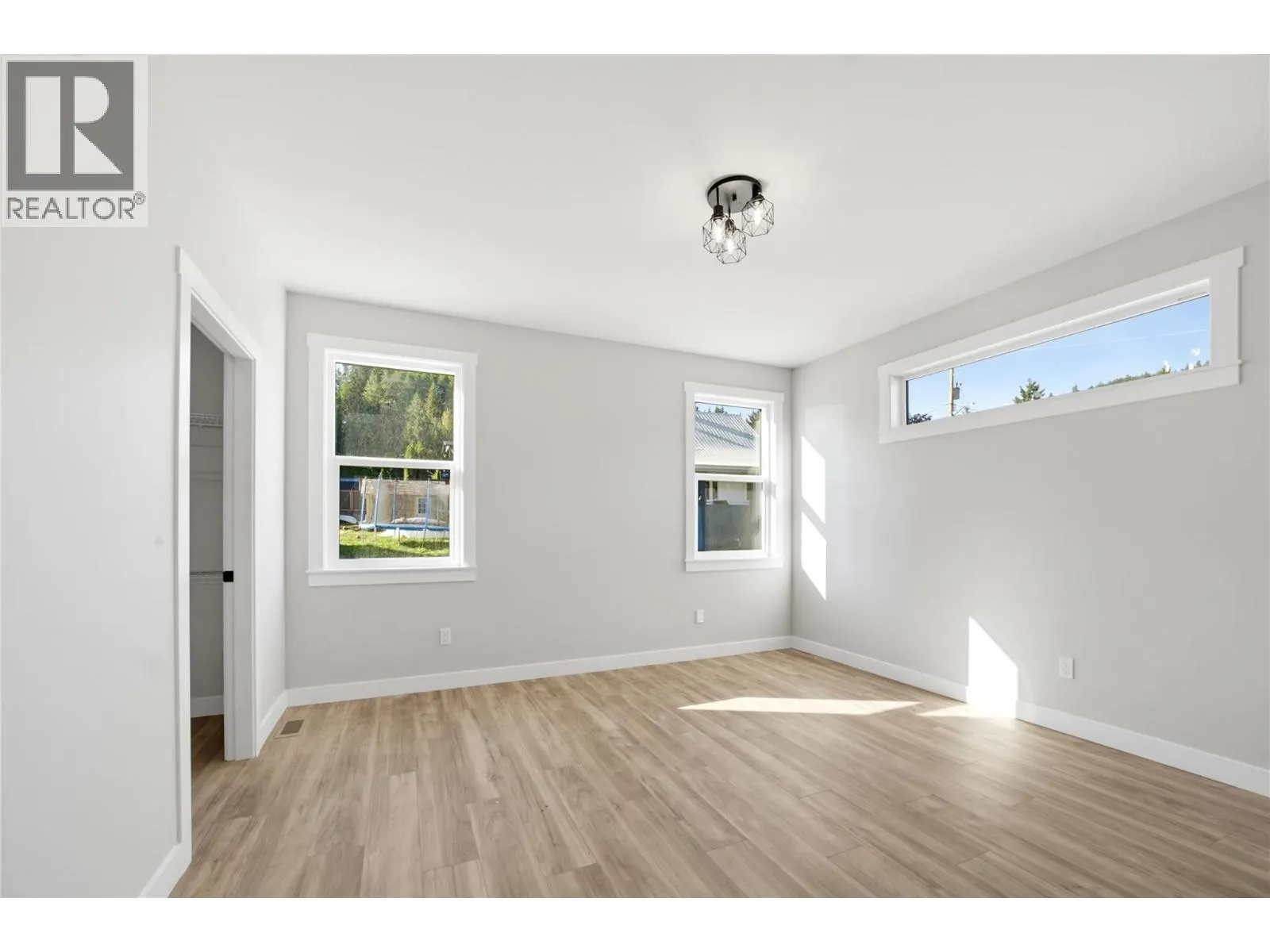 186 Salmon Arm Drive
