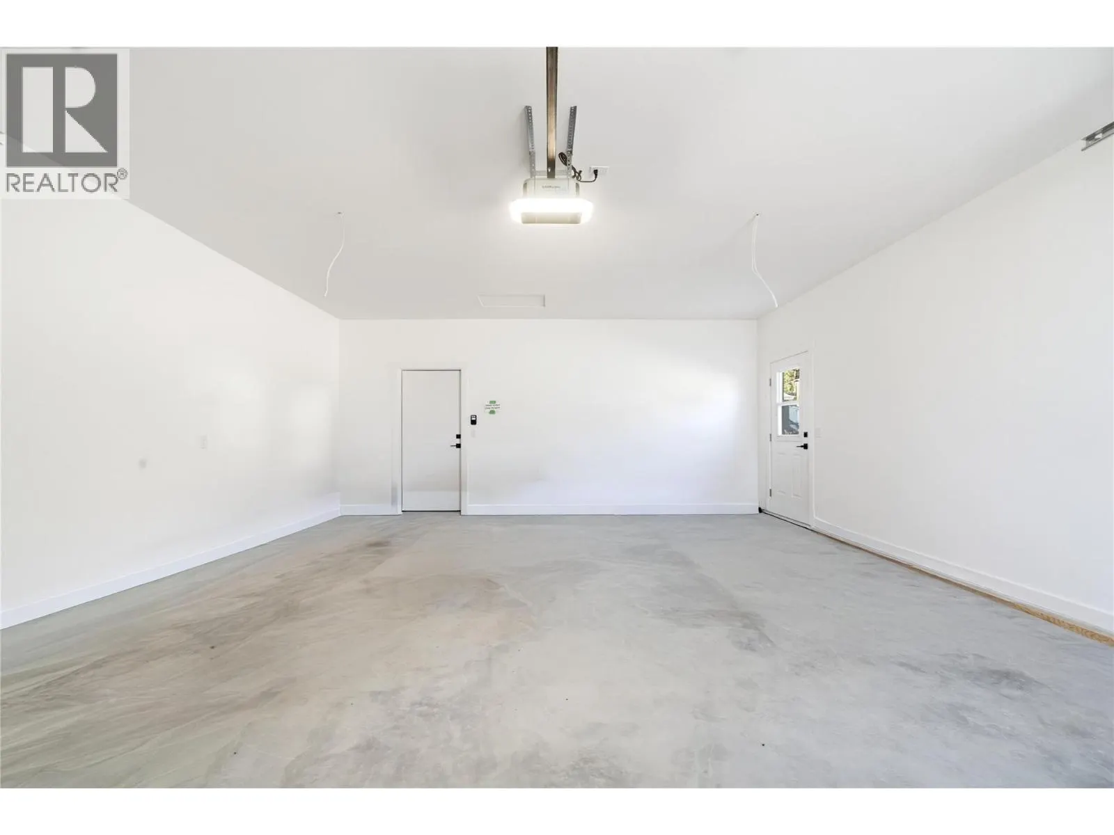 186 Salmon Arm Drive