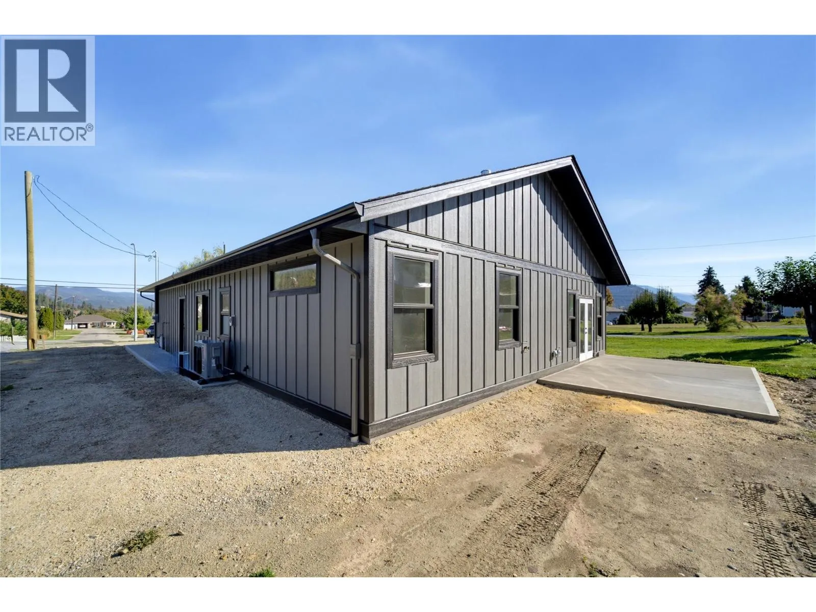 186 Salmon Arm Drive