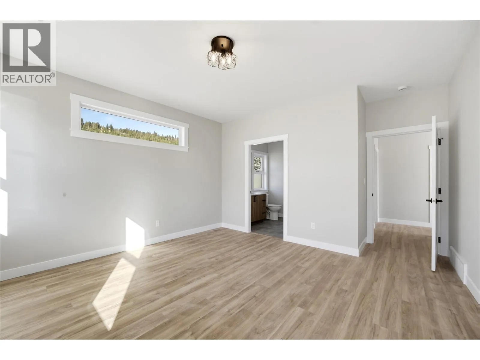 186 Salmon Arm Drive