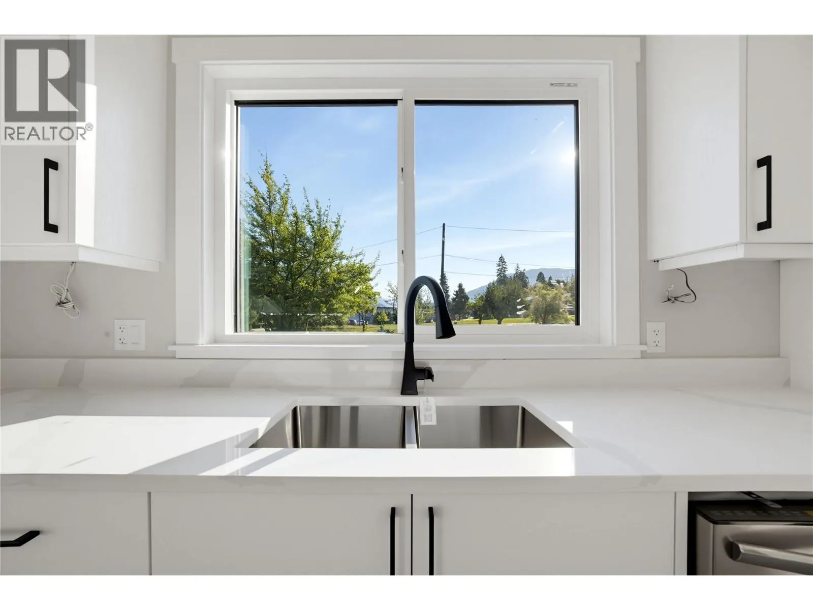 186 Salmon Arm Drive