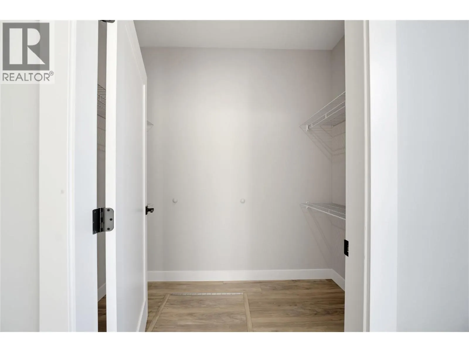 186 Salmon Arm Drive