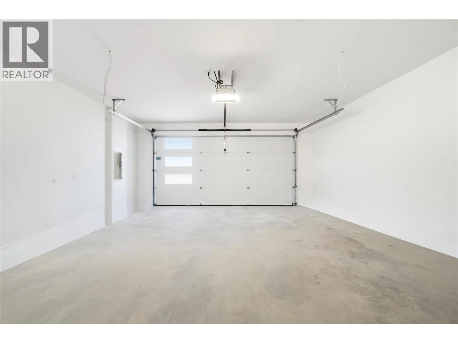 186 Salmon Arm Drive