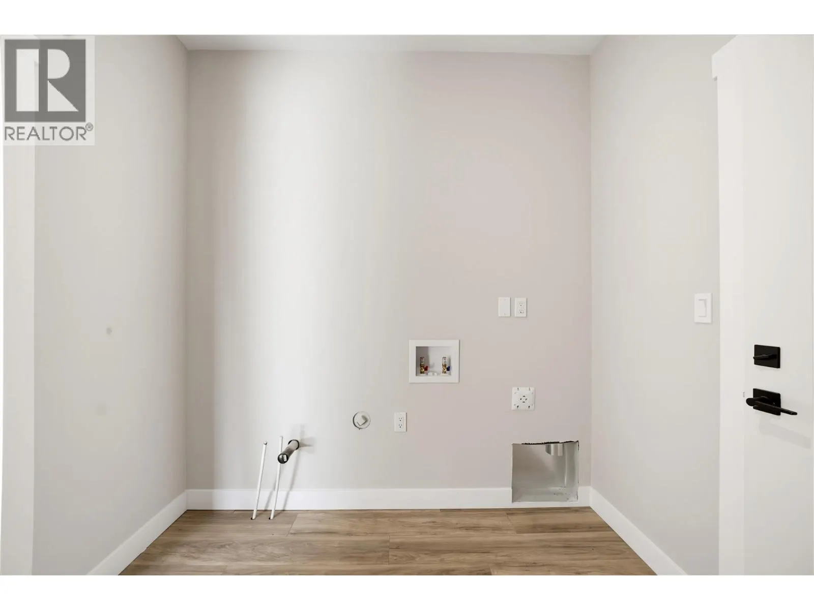 186 Salmon Arm Drive