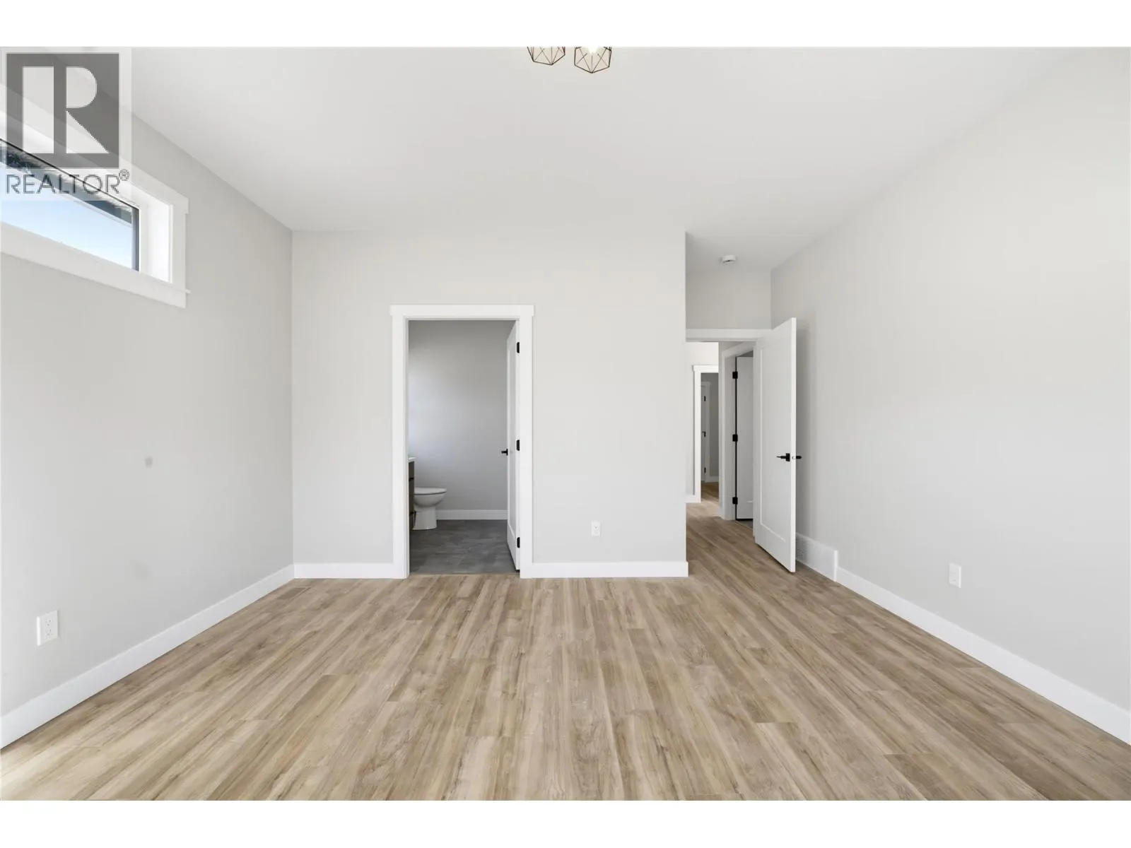 186 Salmon Arm Drive