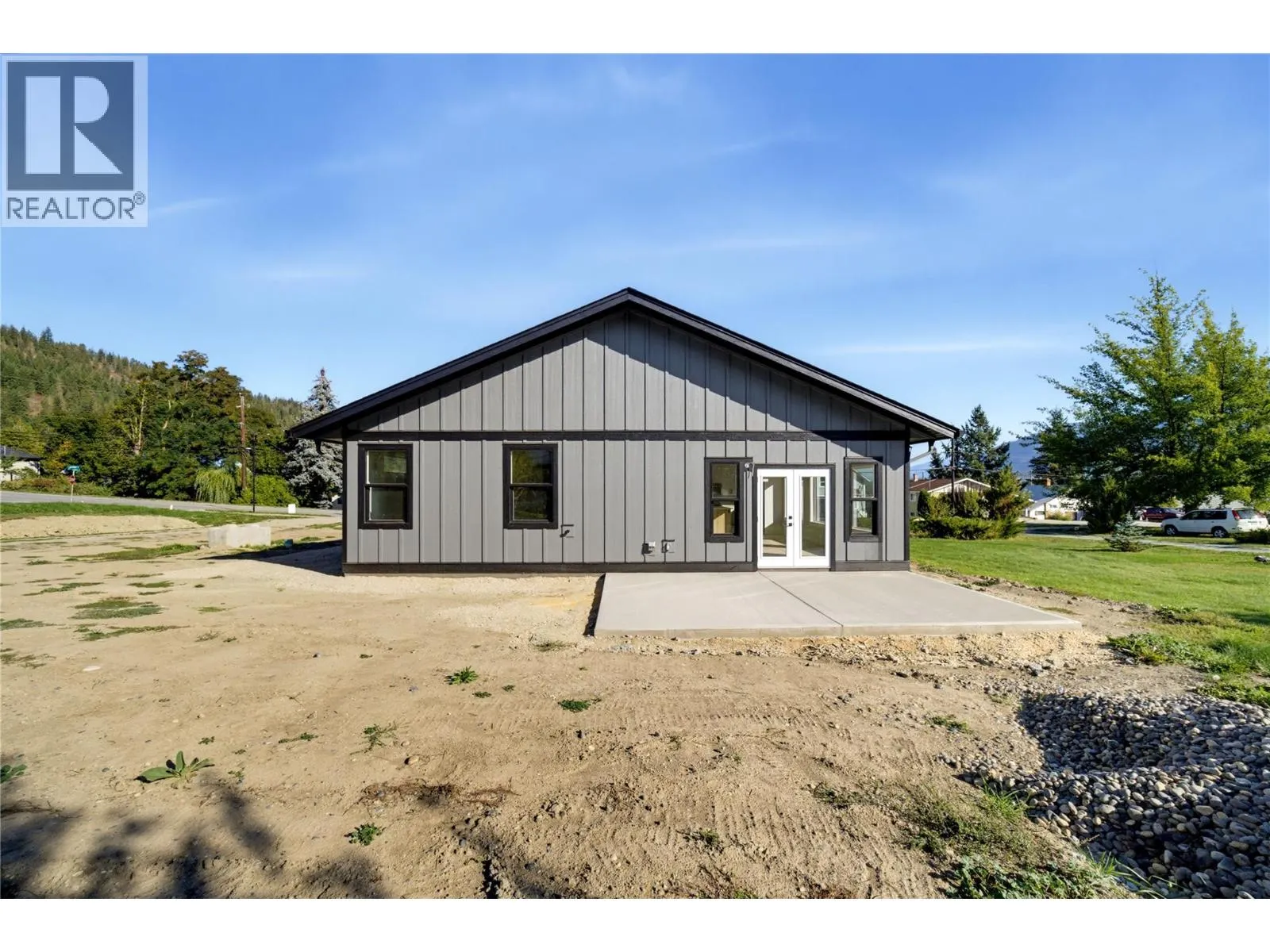 186 Salmon Arm Drive