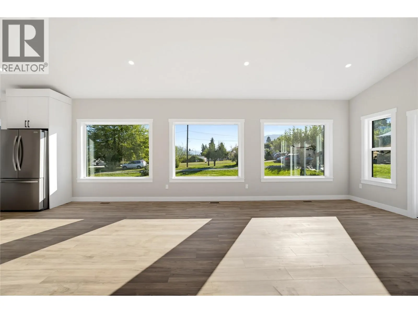 186 Salmon Arm Drive