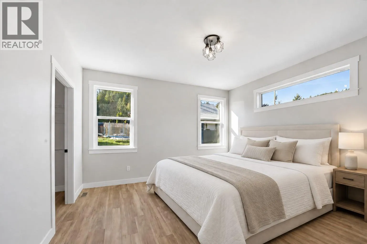 186 Salmon Arm Drive