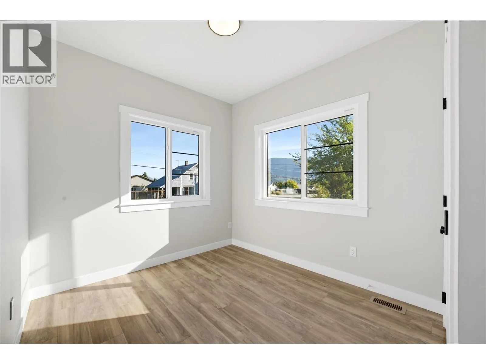 186 Salmon Arm Drive