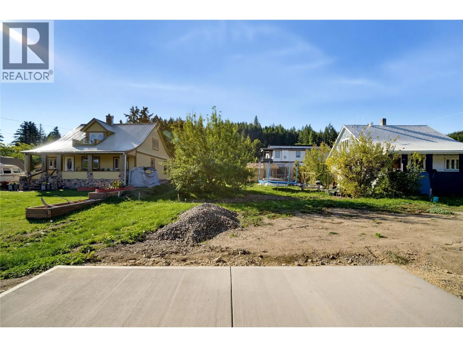 186 Salmon Arm Drive