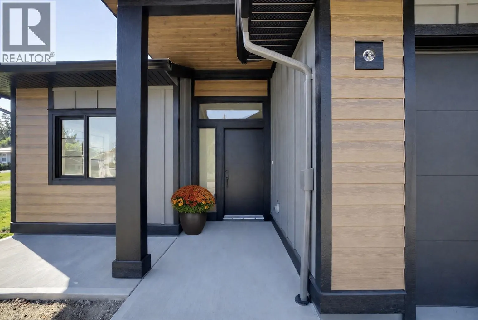 186 Salmon Arm Drive