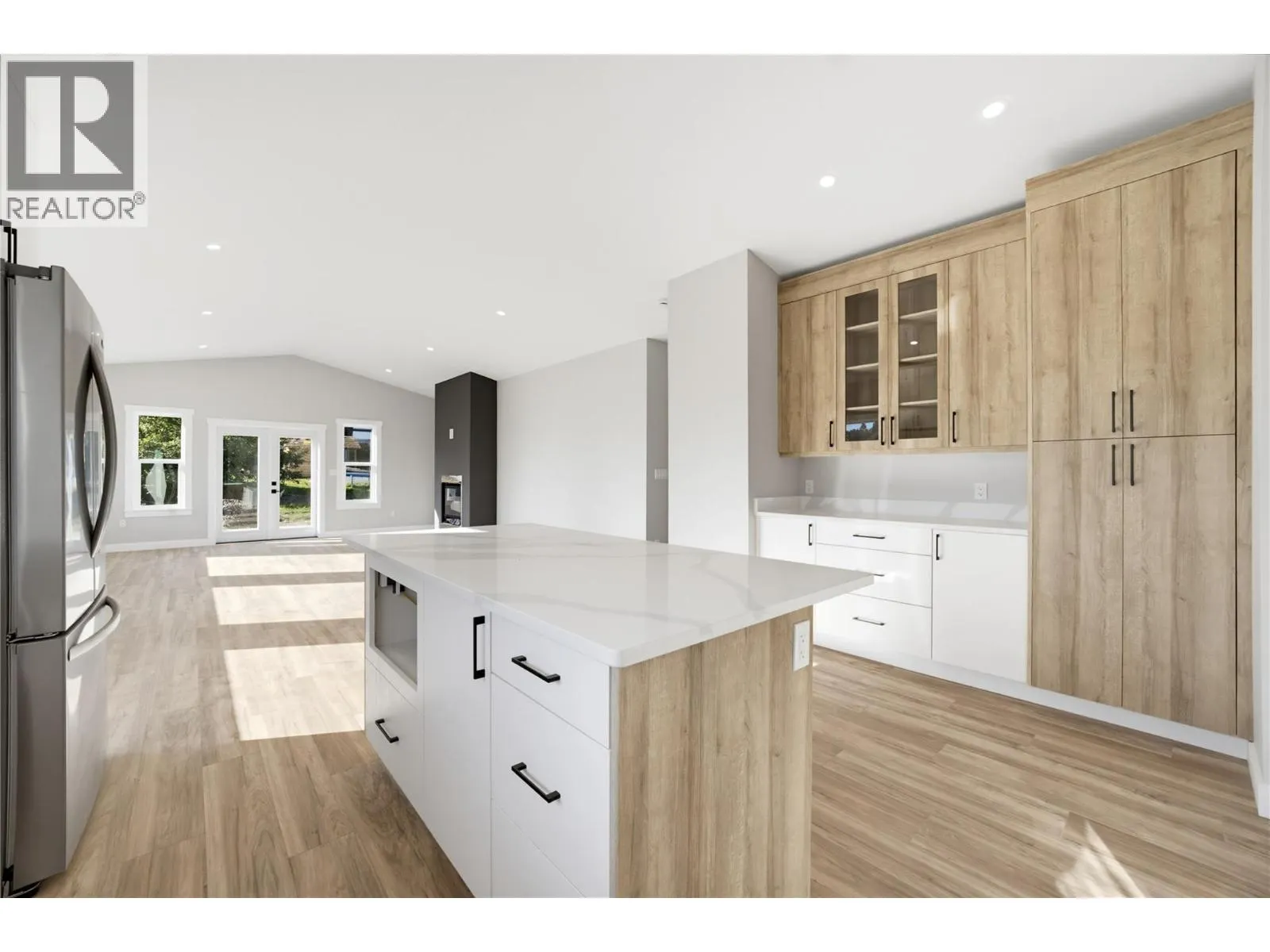 186 Salmon Arm Drive