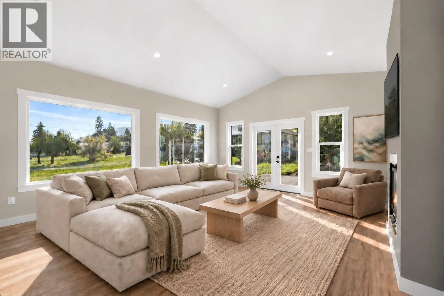 186 Salmon Arm Drive
