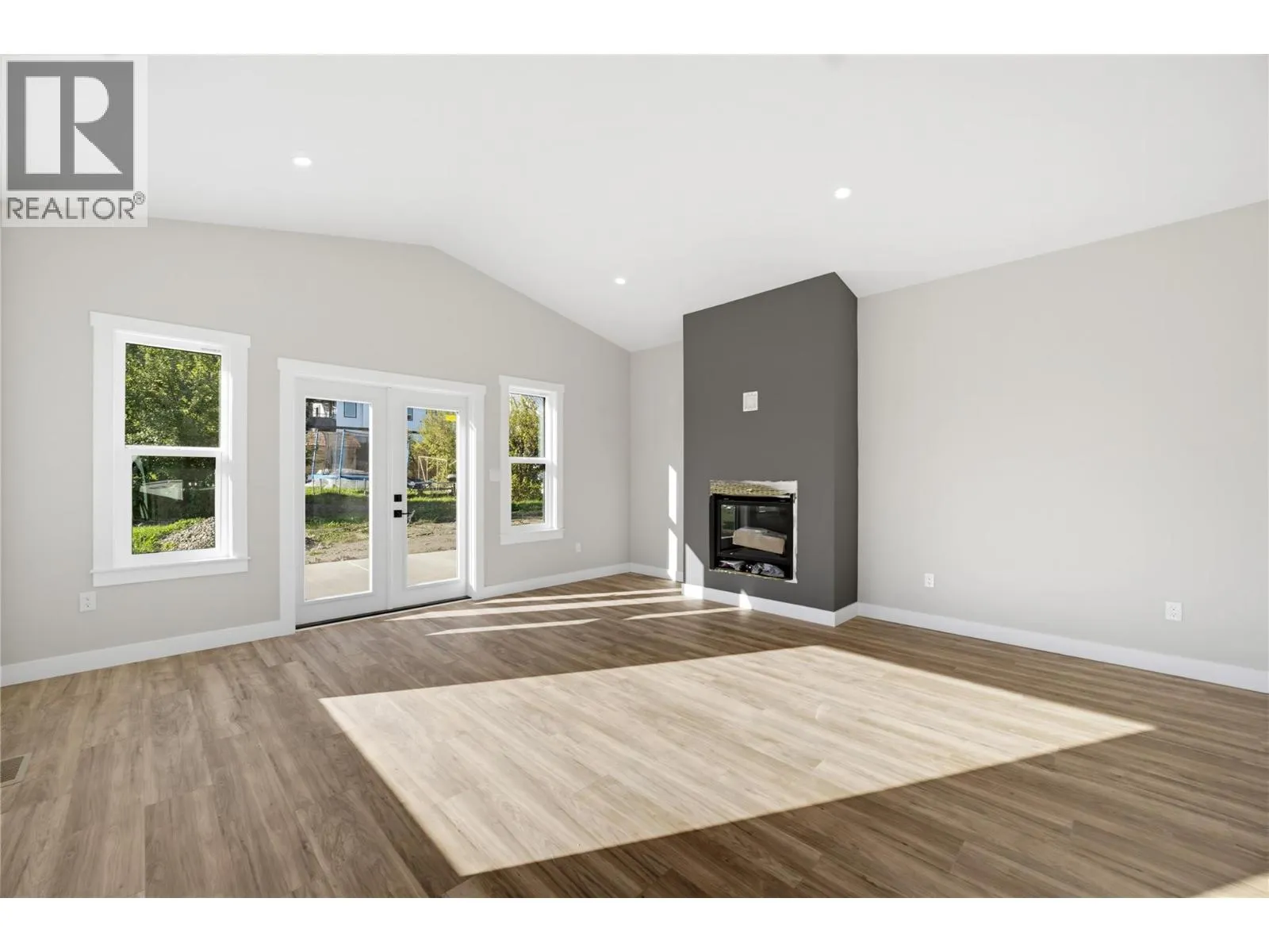 186 Salmon Arm Drive