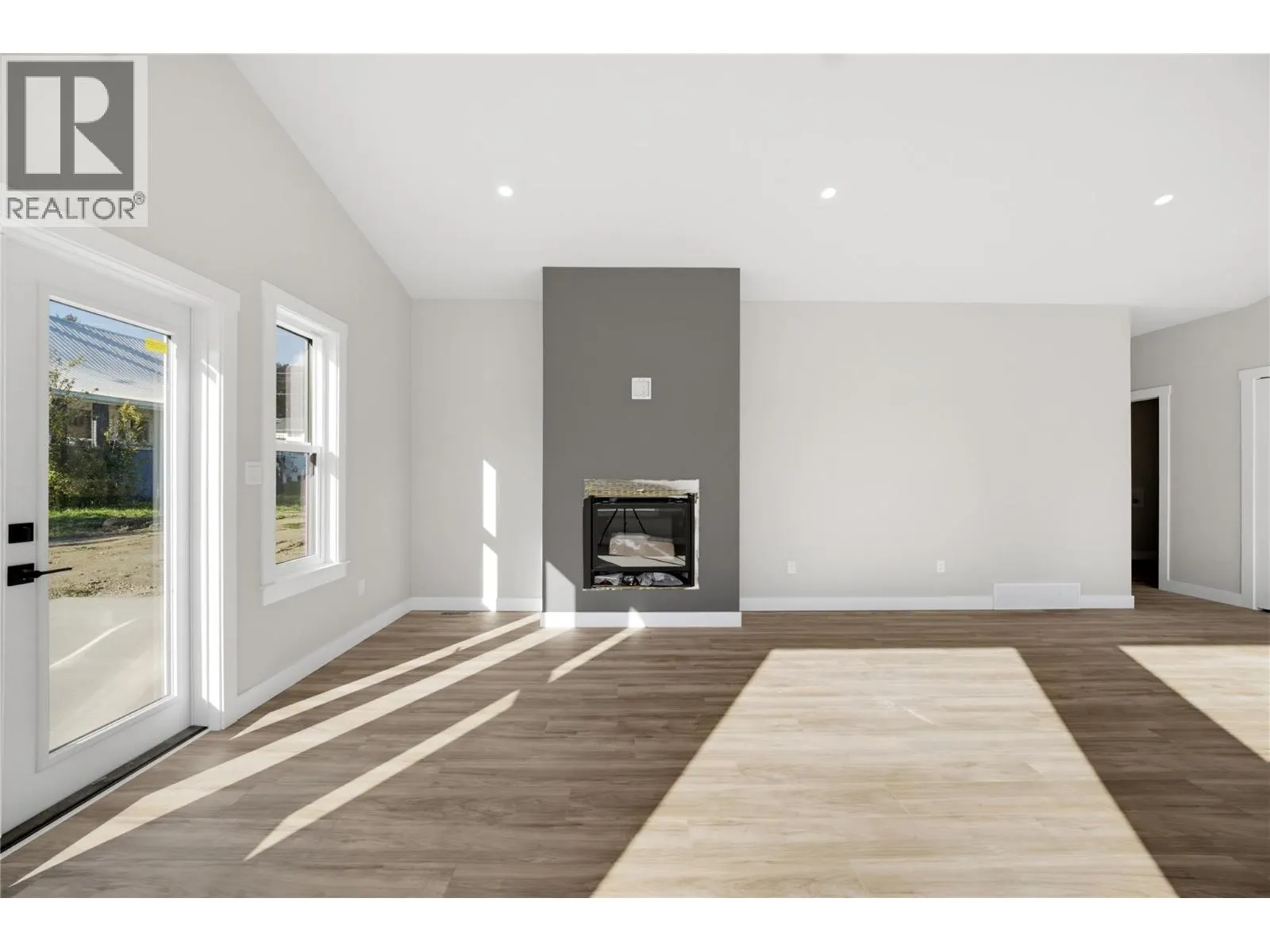 186 Salmon Arm Drive