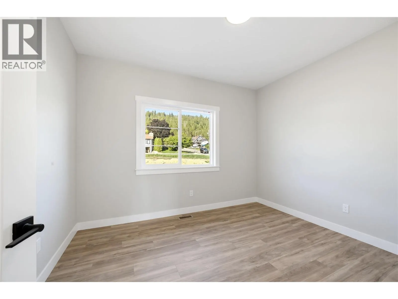 186 Salmon Arm Drive