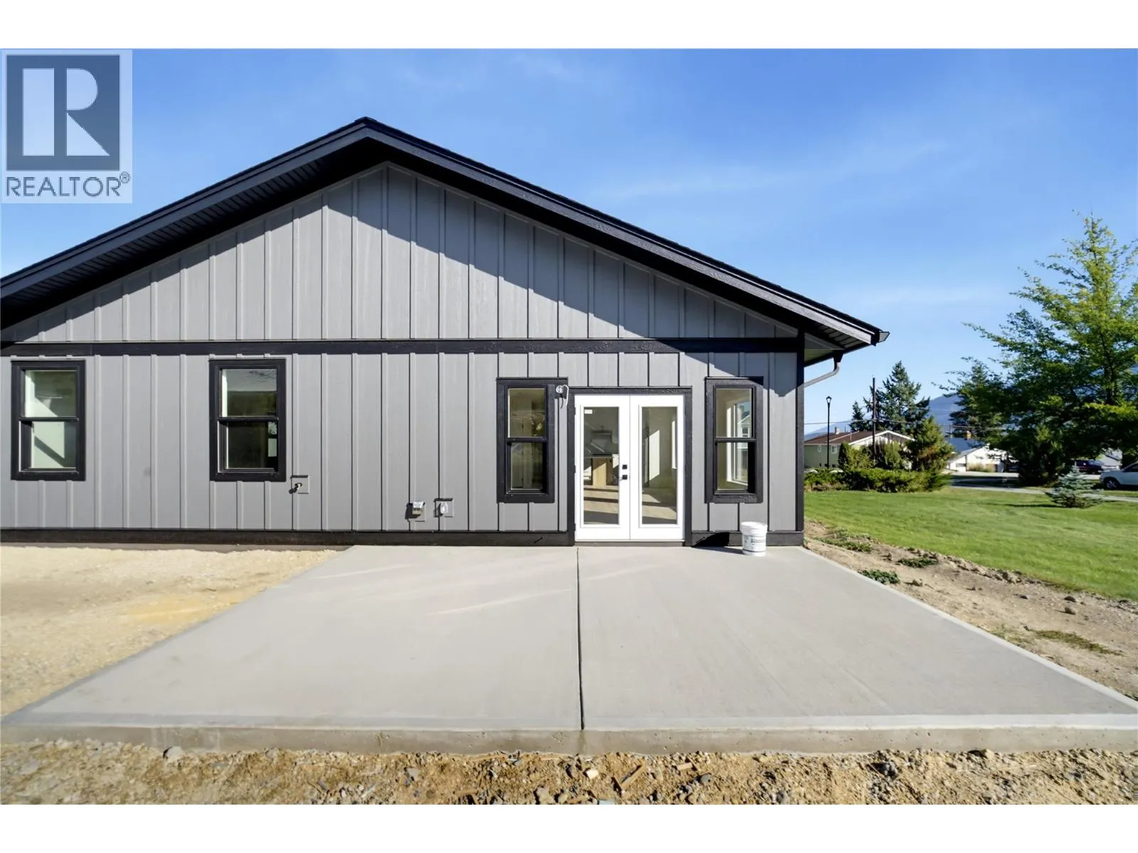 186 Salmon Arm Drive