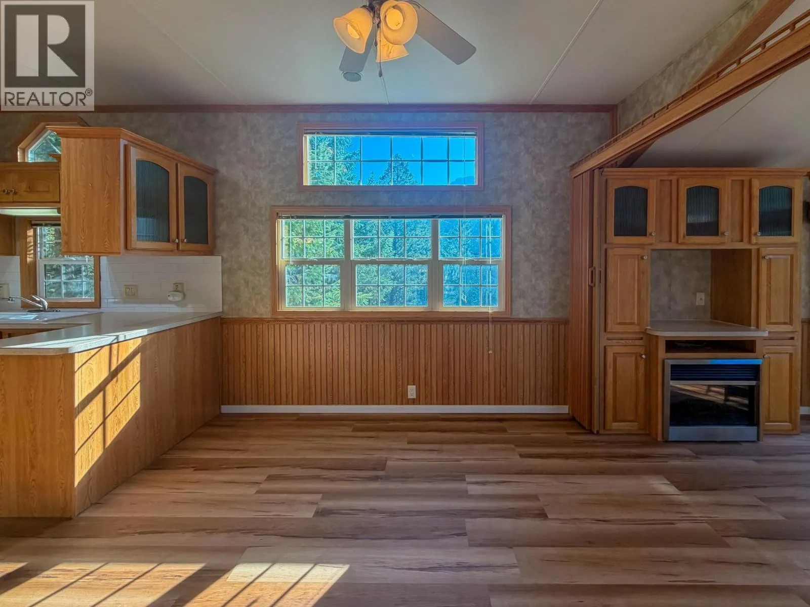 4906 LYNX Drive