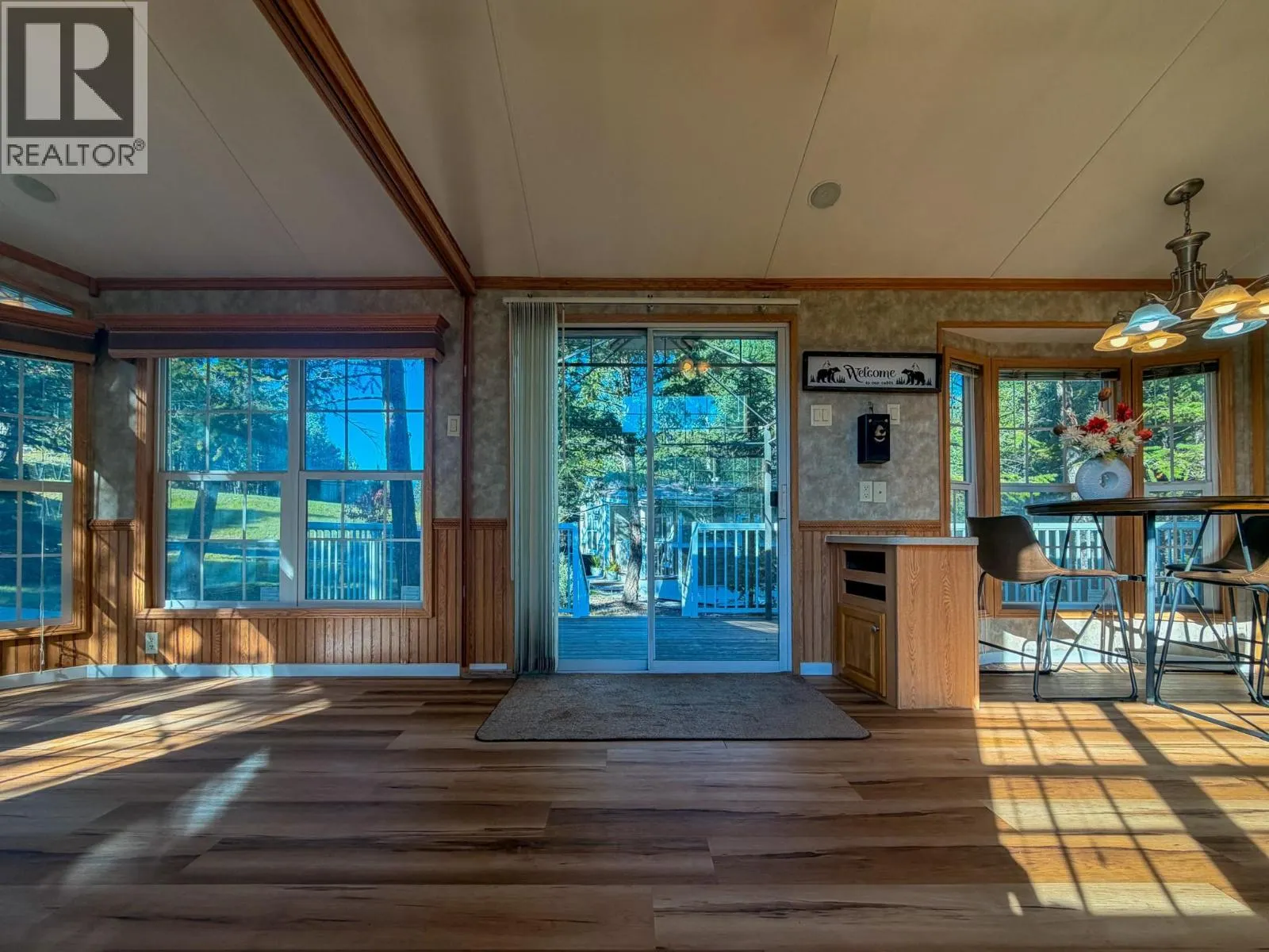 4906 LYNX Drive