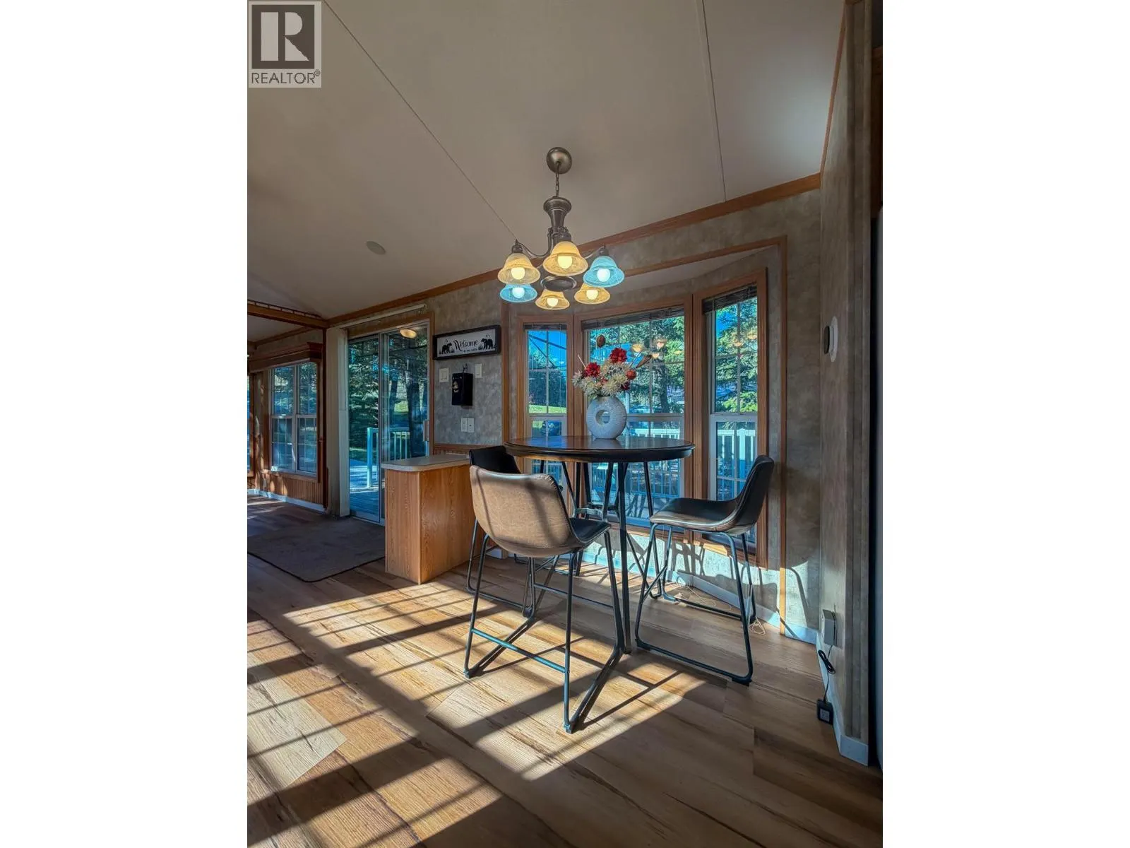 4906 LYNX Drive