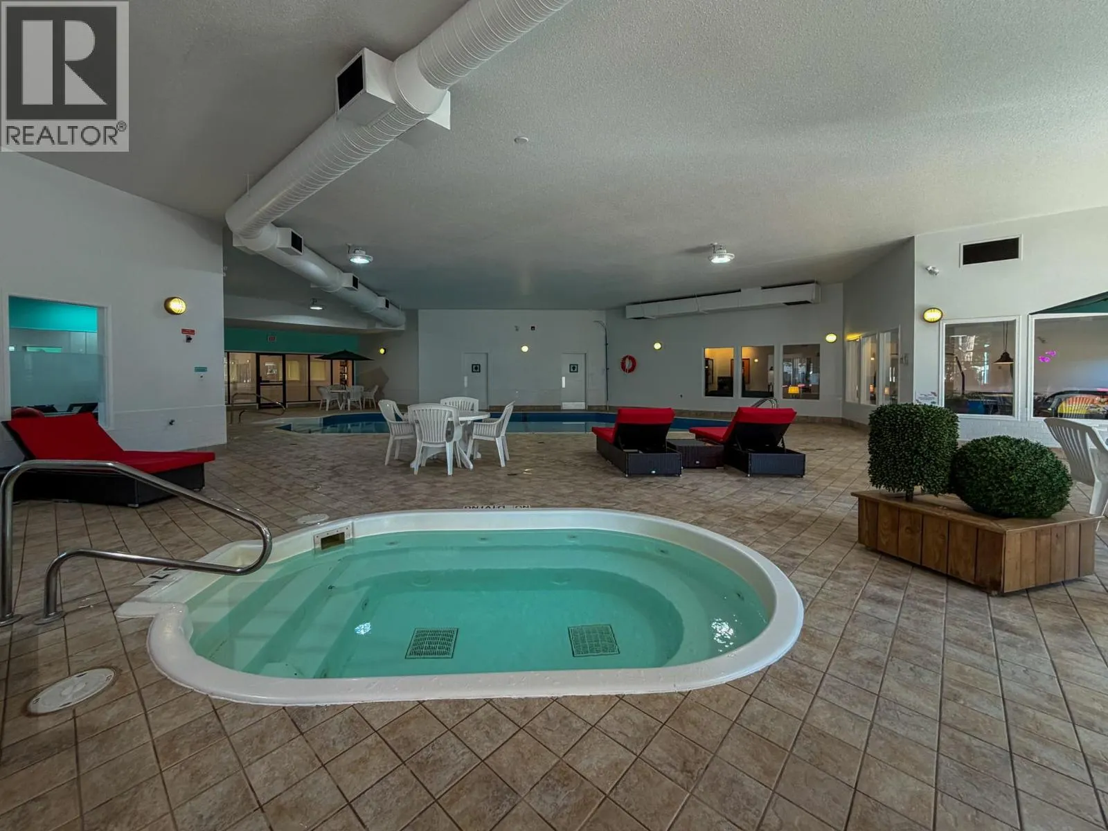 4906 LYNX Drive