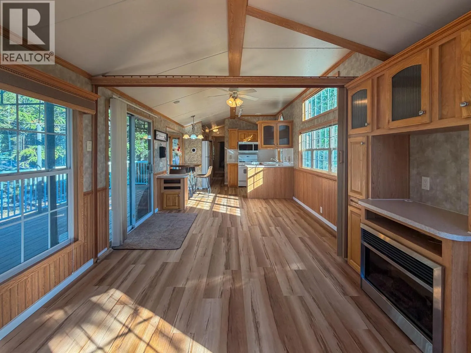 4906 LYNX Drive