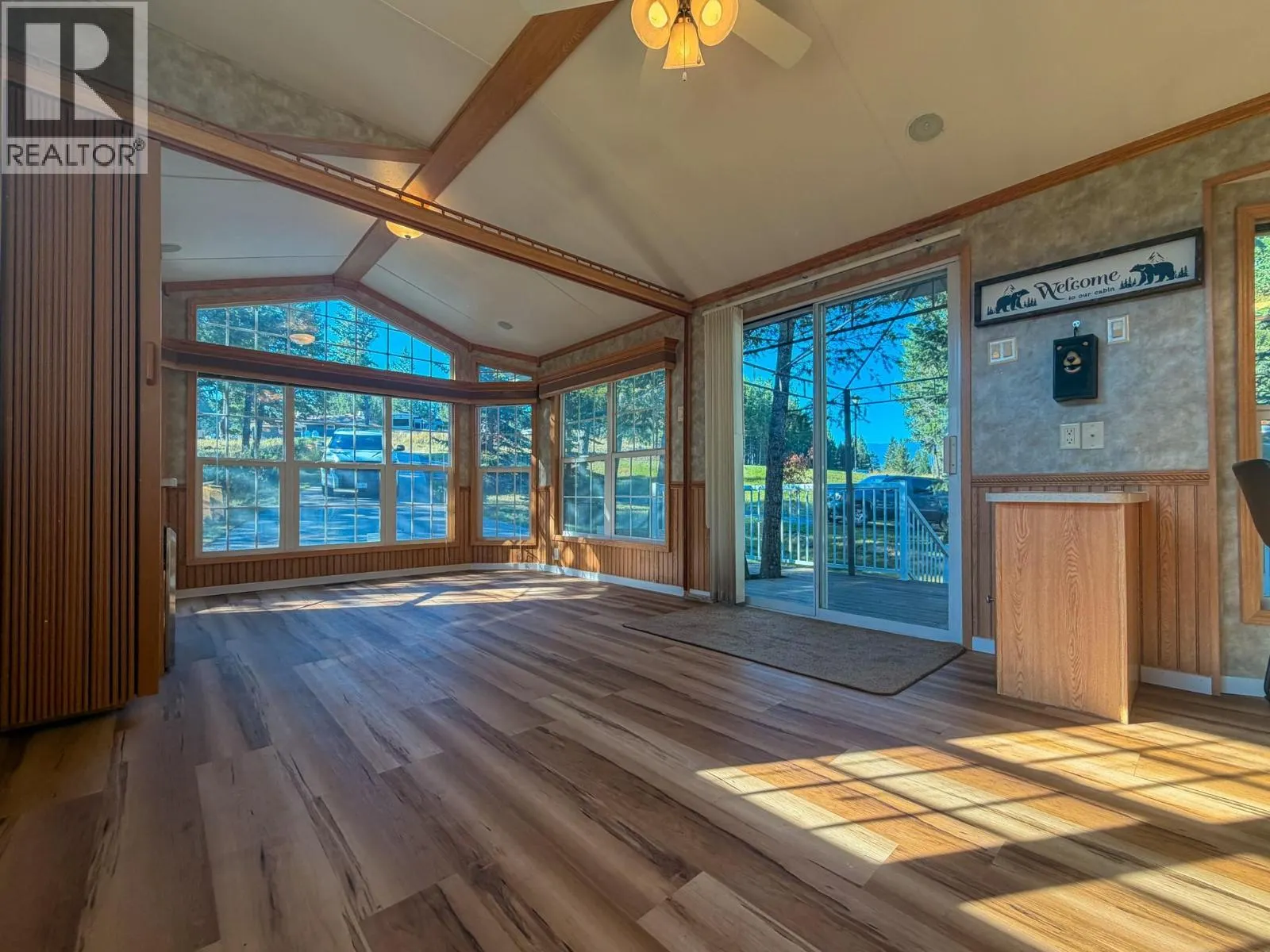 4906 LYNX Drive