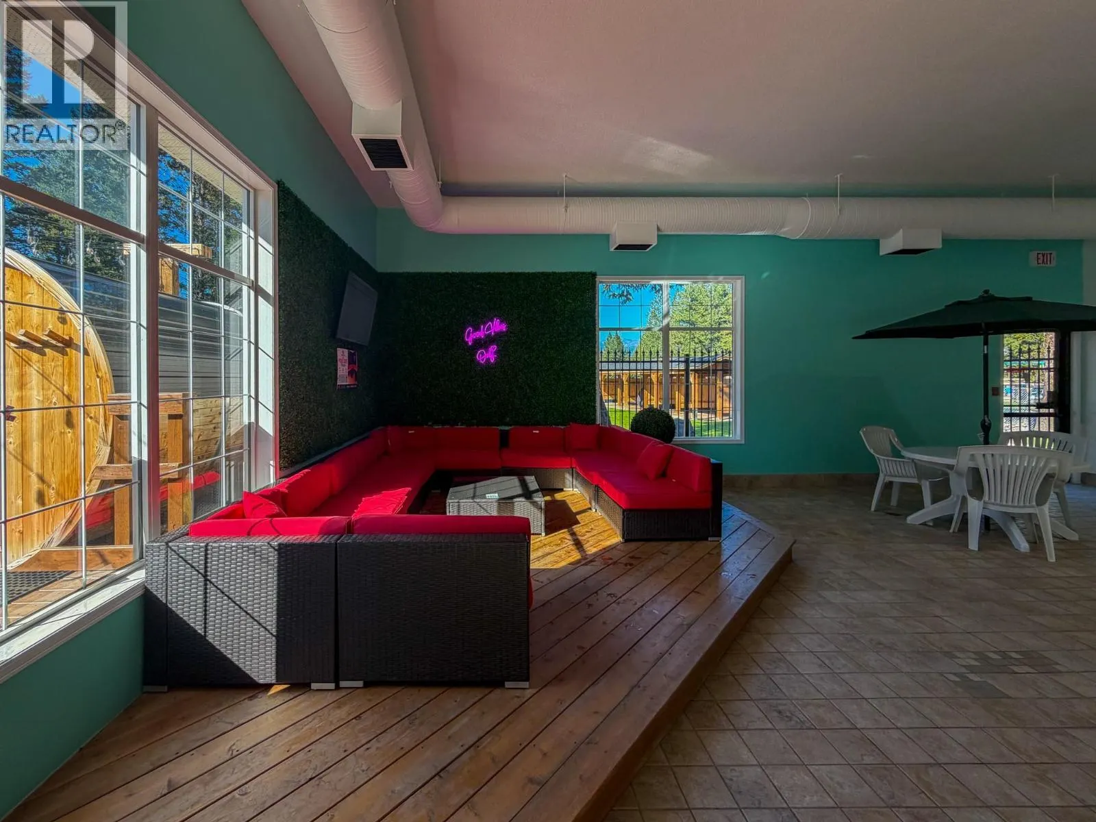 4906 LYNX Drive